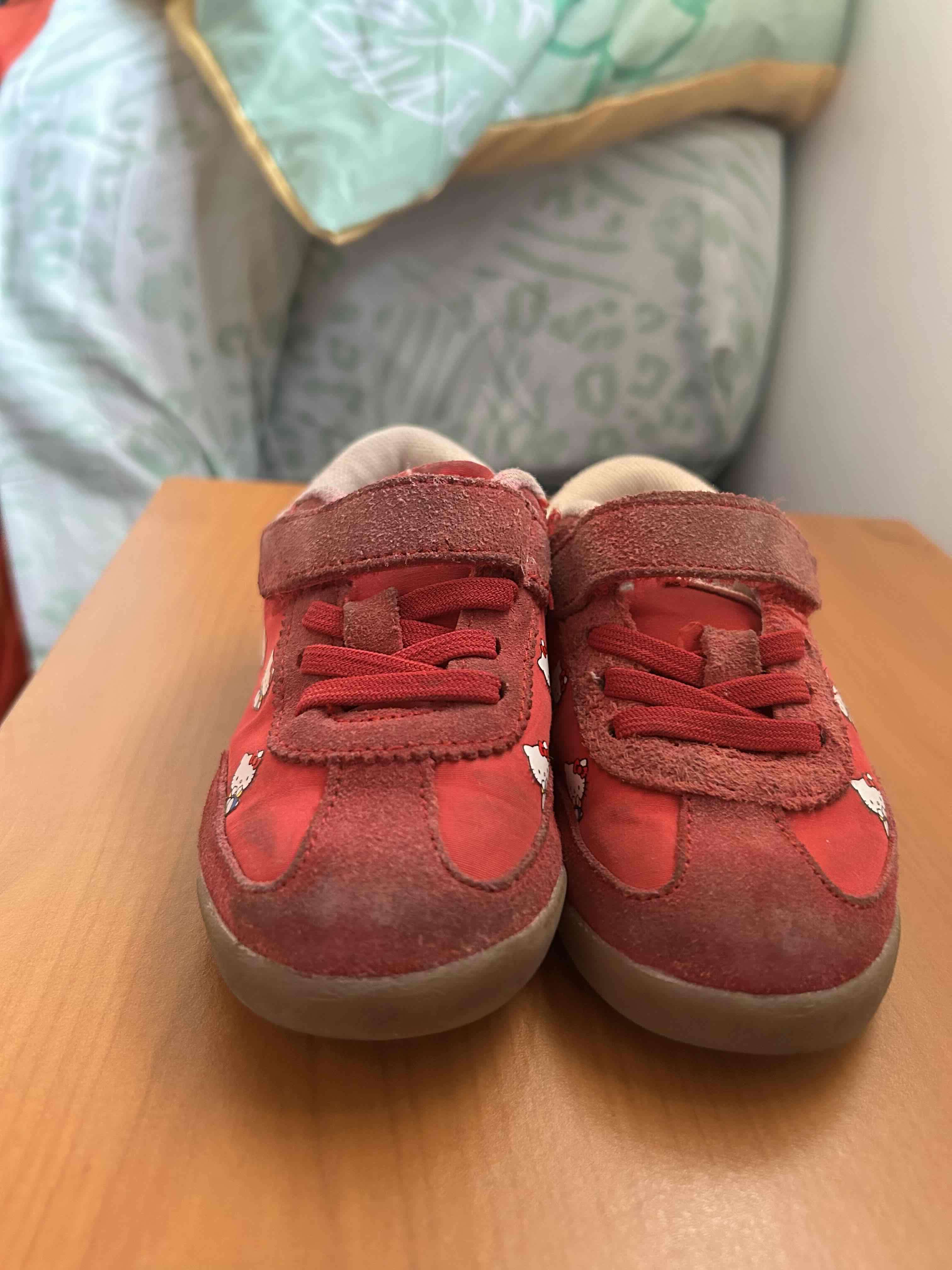 Zapatillas rojas infantiles hello kitty - miniatura 2