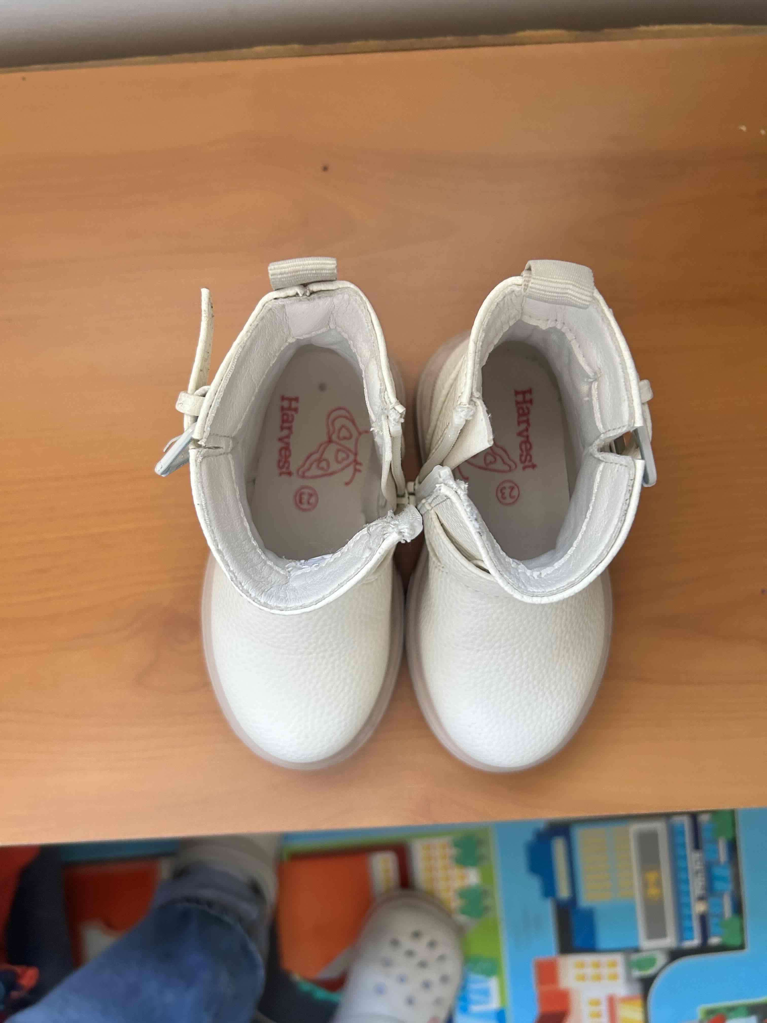 Botas talla 24 color crema - miniatura 3