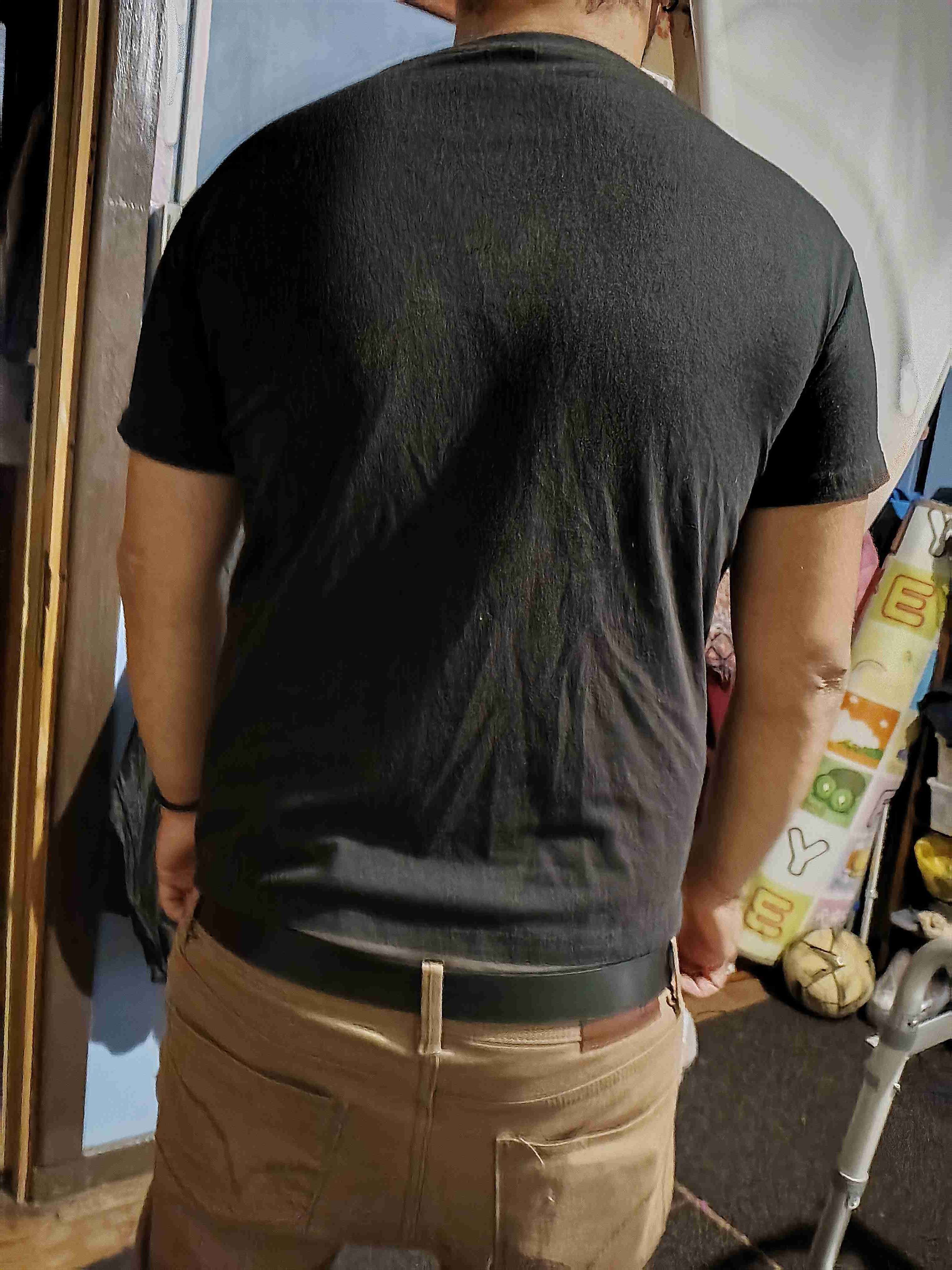 Polera negra con diseño de araña - miniatura 2