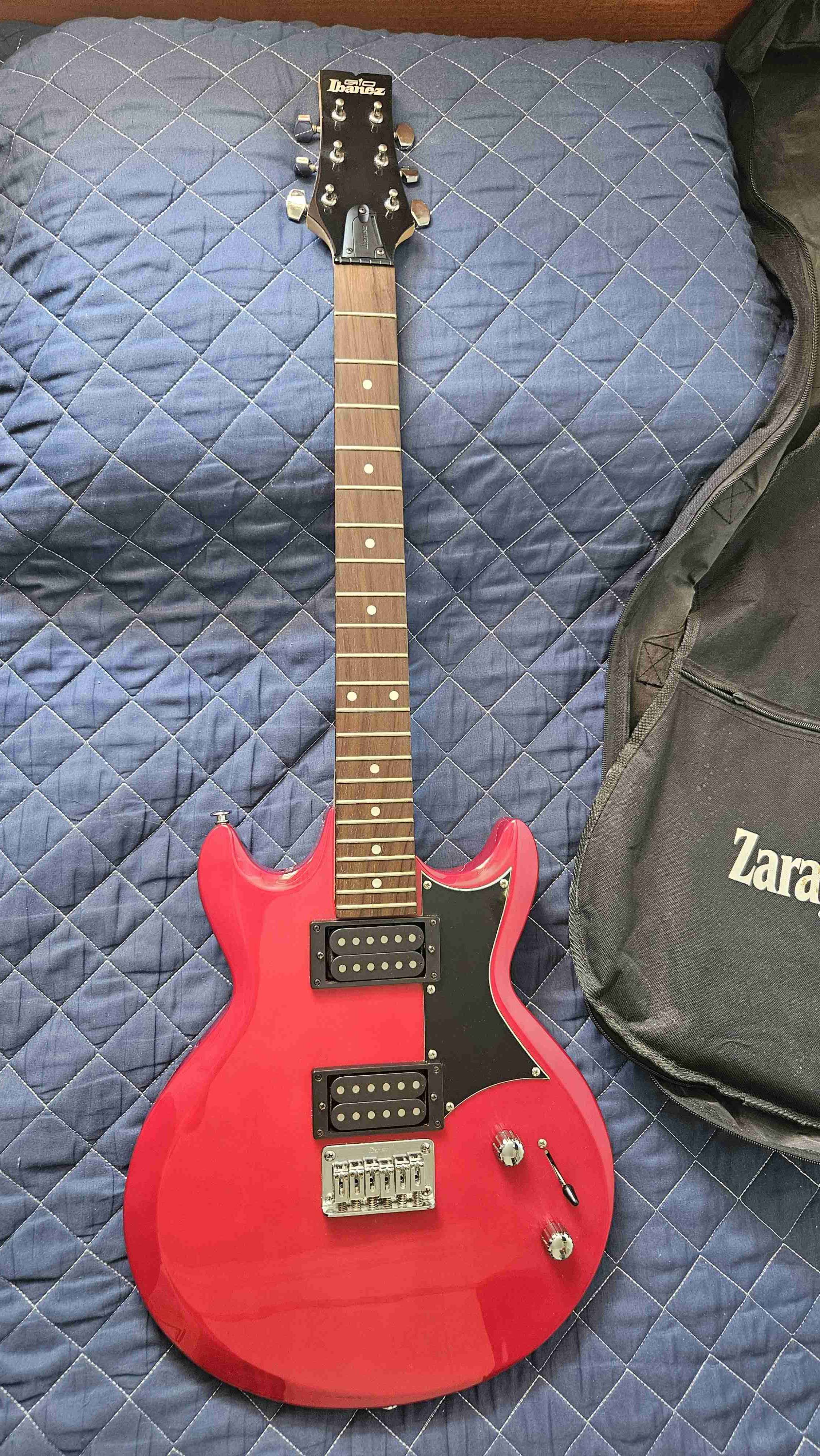Guitarra eléctrica roja Ibanez - miniatura 3