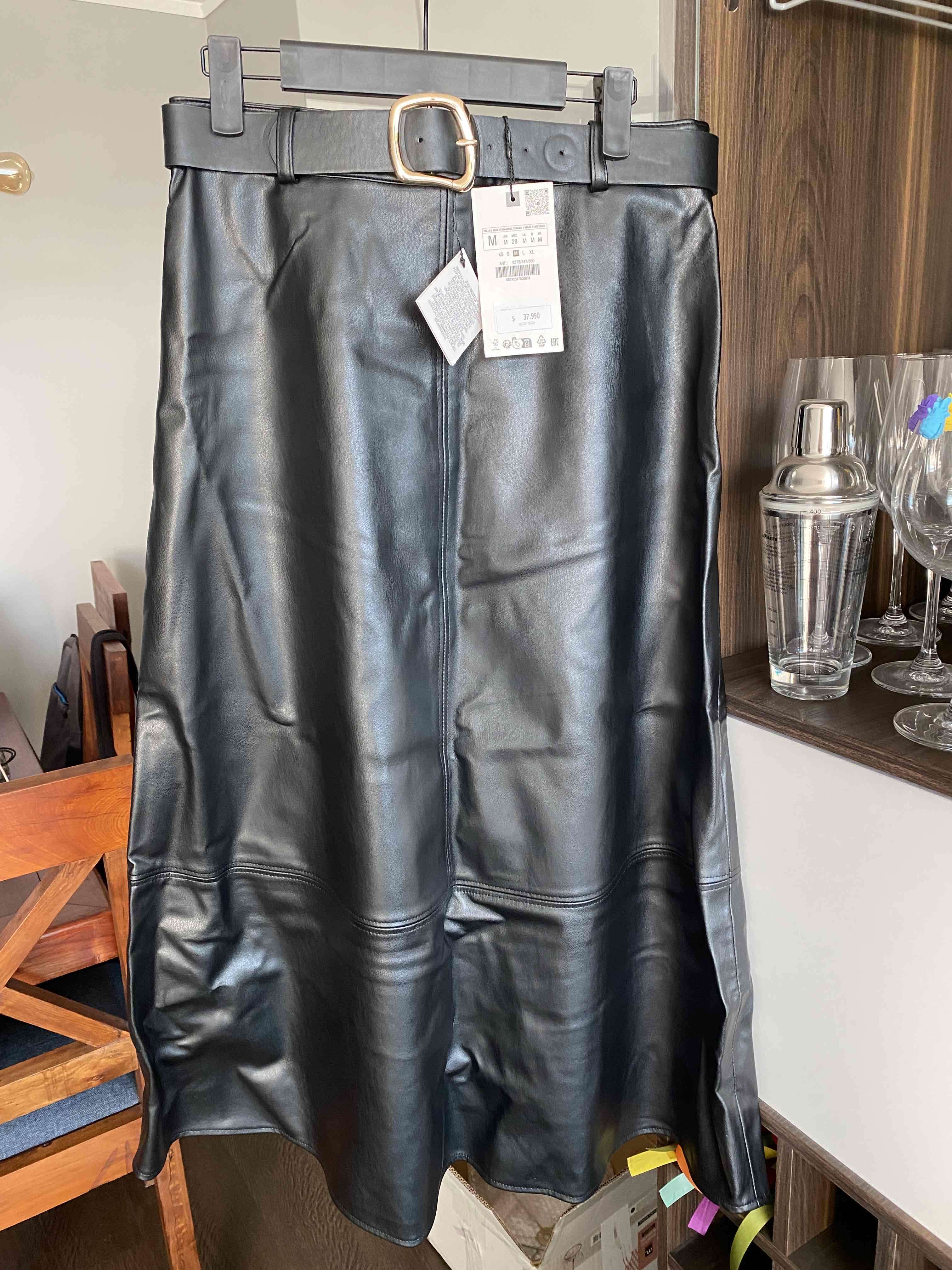 Falda negro efecto piel - miniatura 2