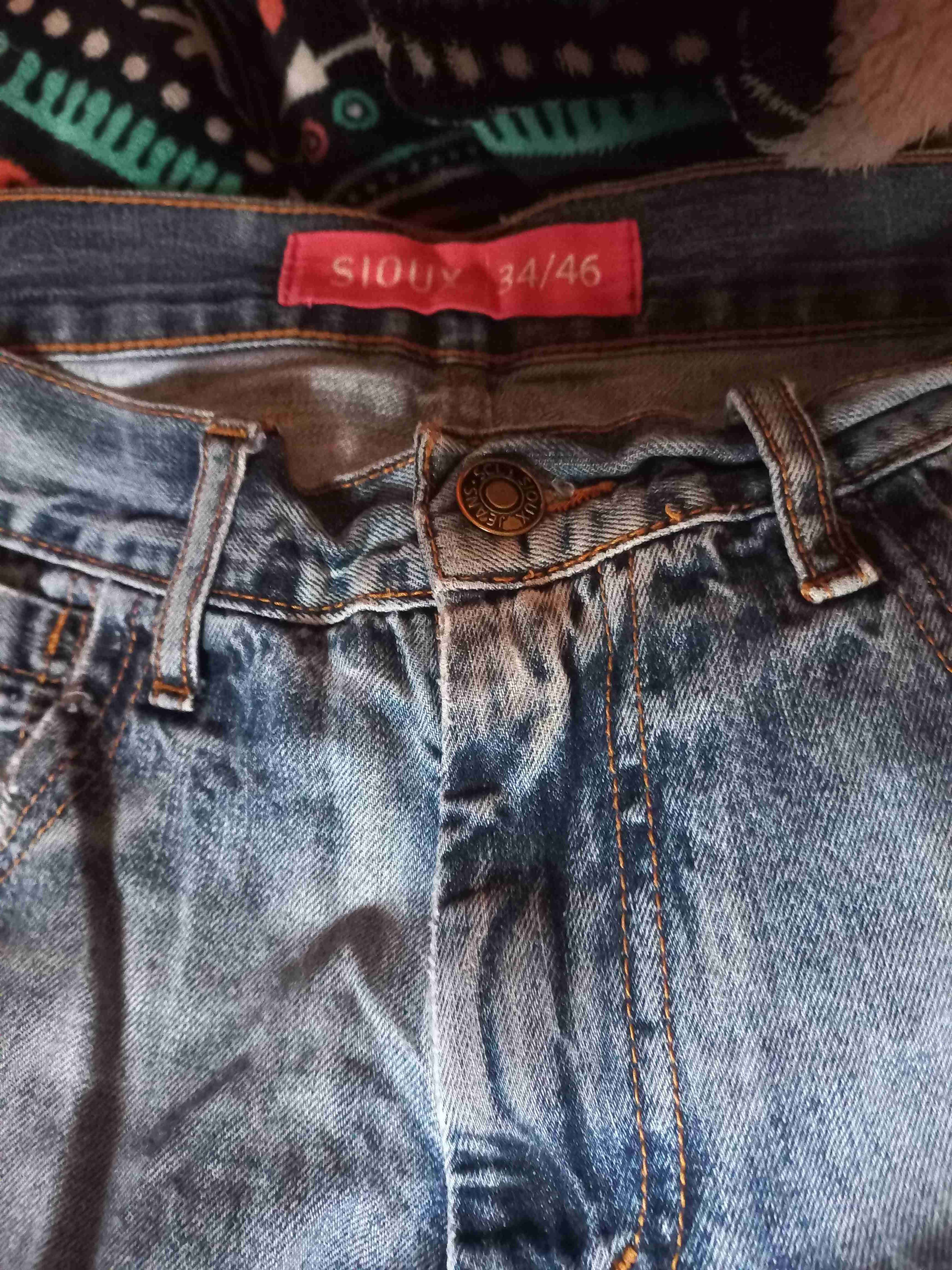 Shorts de jeans desgastados - miniatura 2