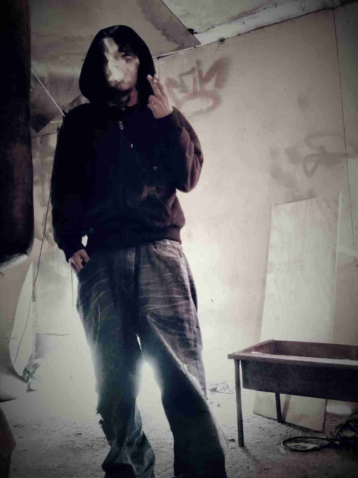 Jeans con roturas desgastados - miniatura 2