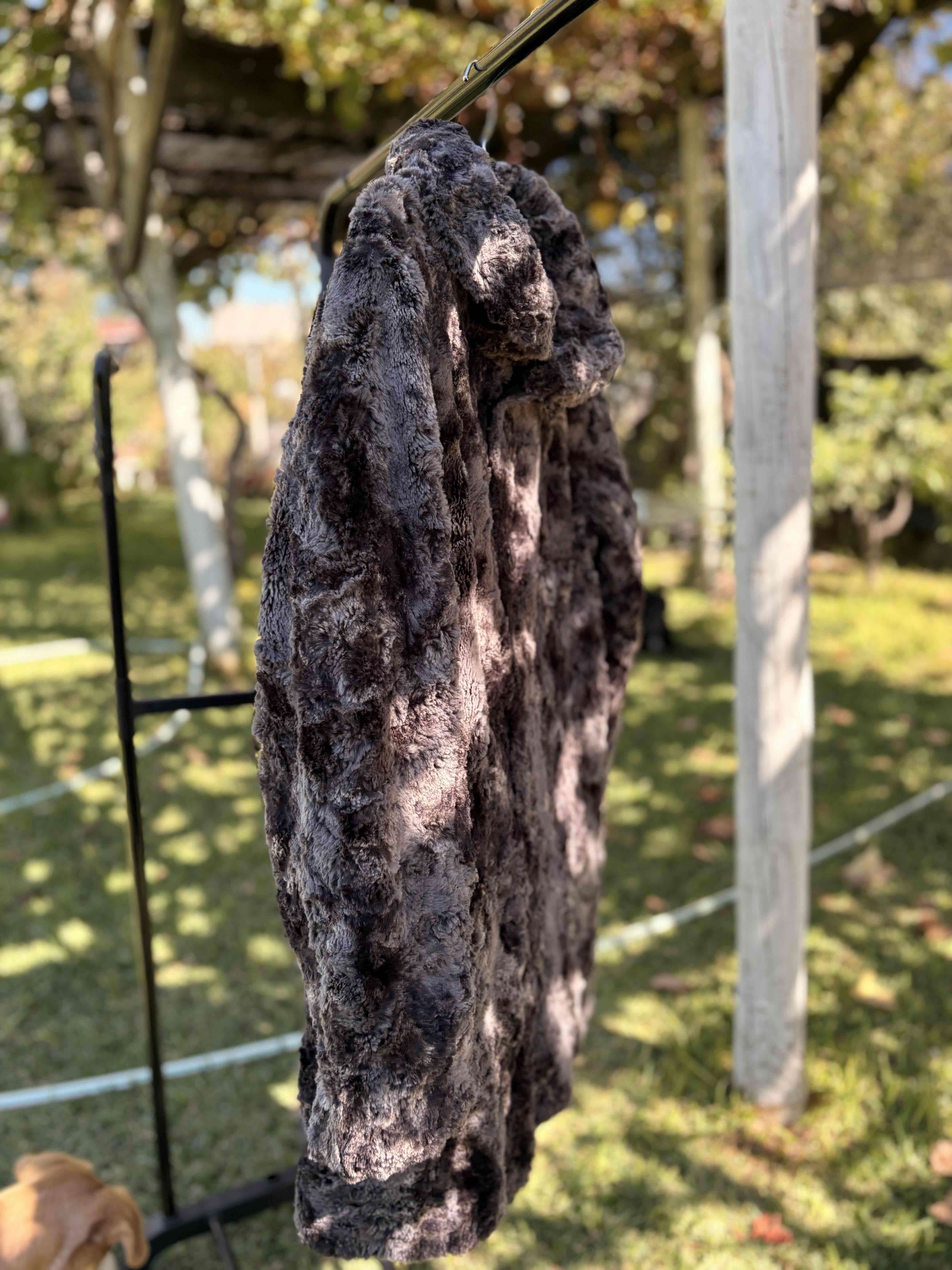 Abrigo de piel sintética gris - miniatura 2