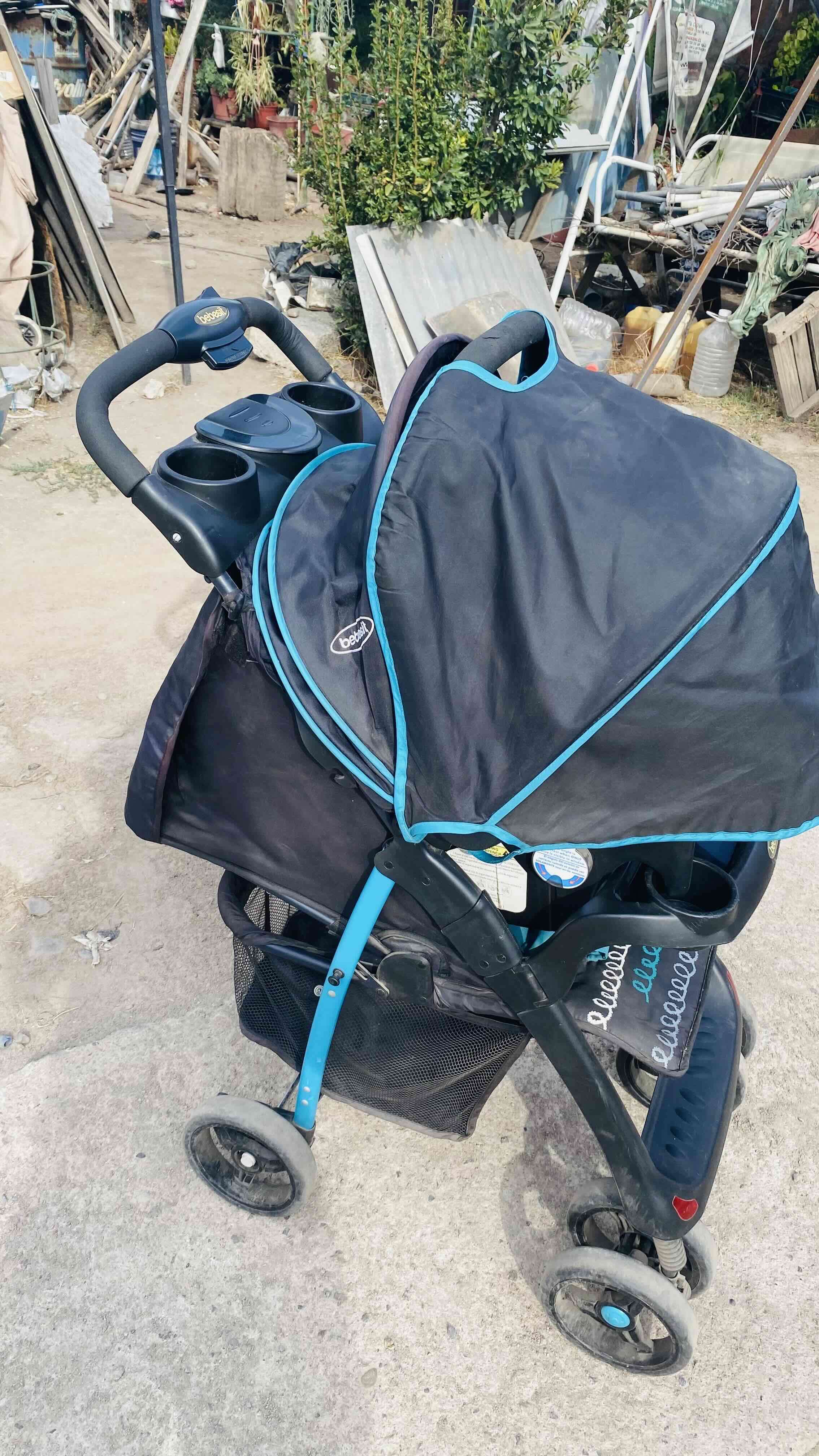 Coche de bebé azul y negro - miniatura 1