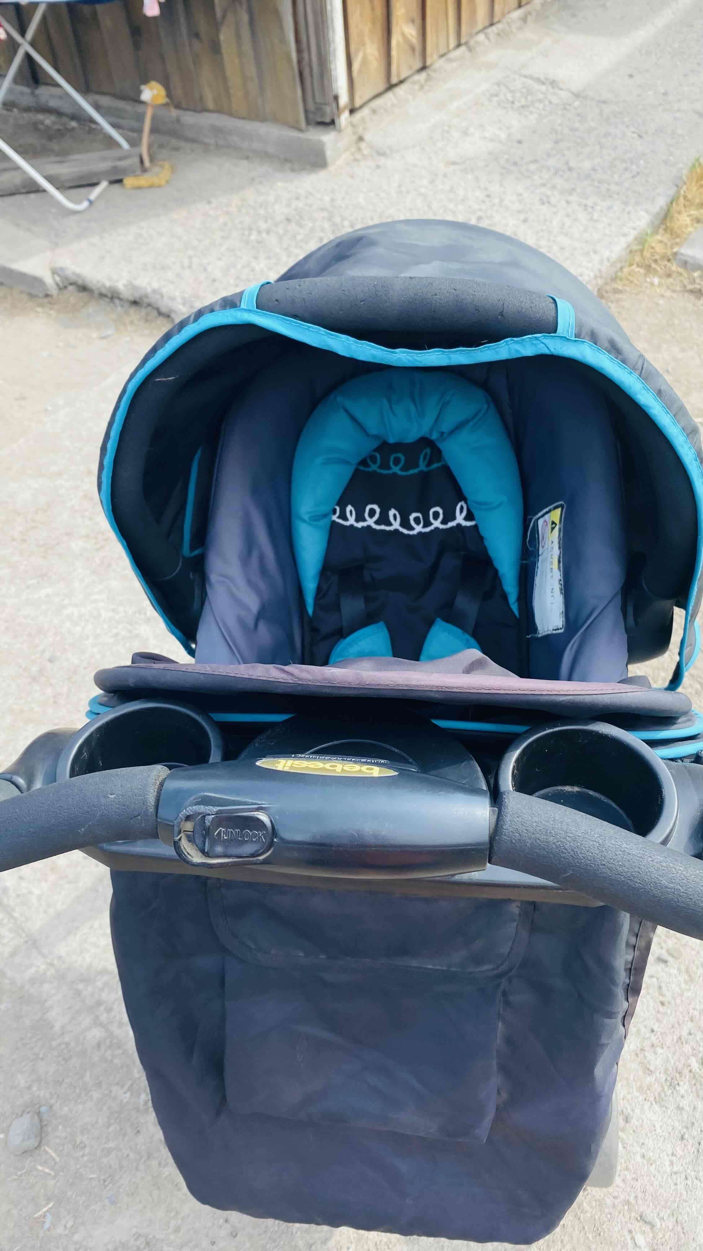 Coche de bebé azul y negro - miniatura 2
