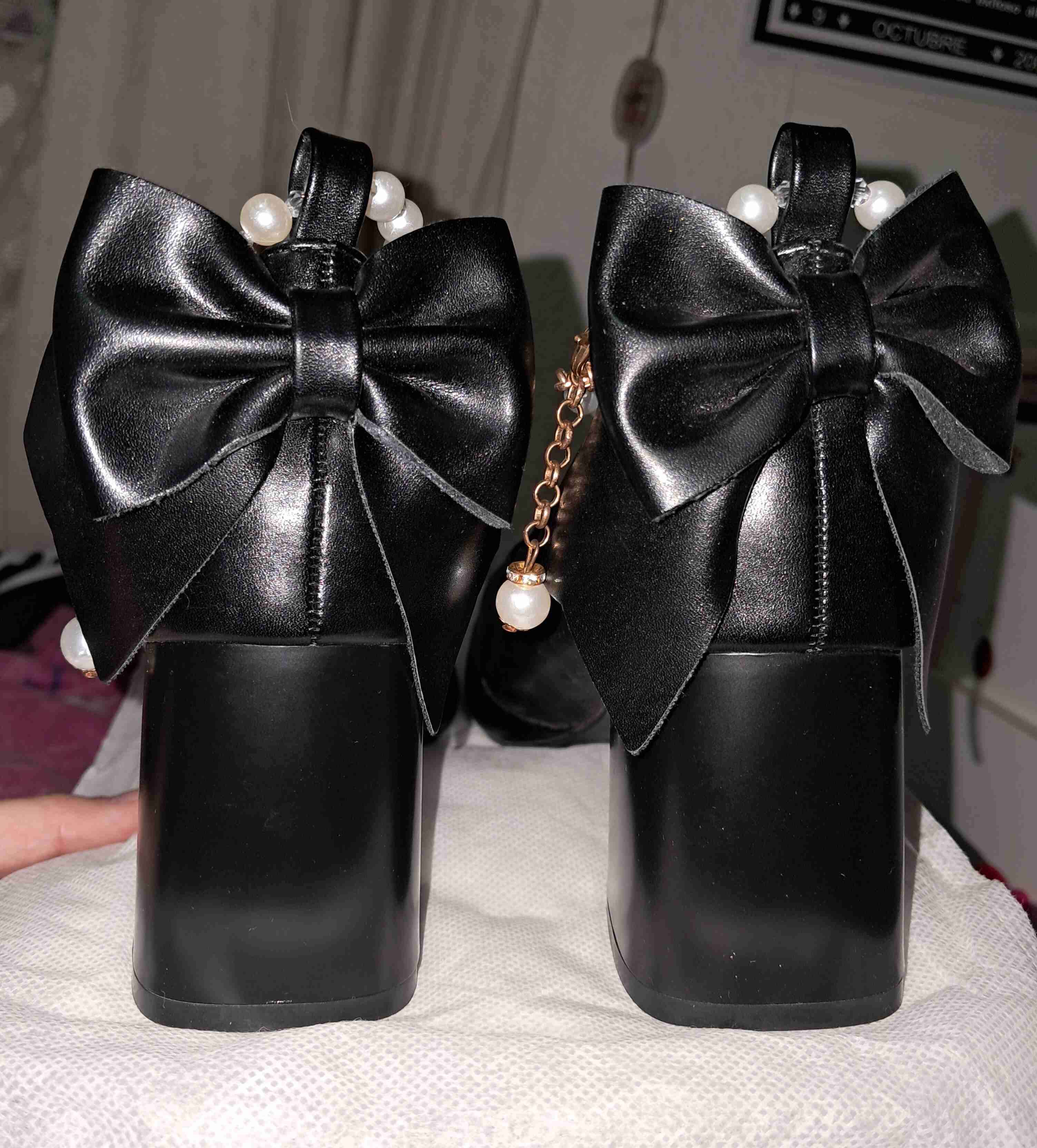 Zapatos negros con perlas - miniatura 2