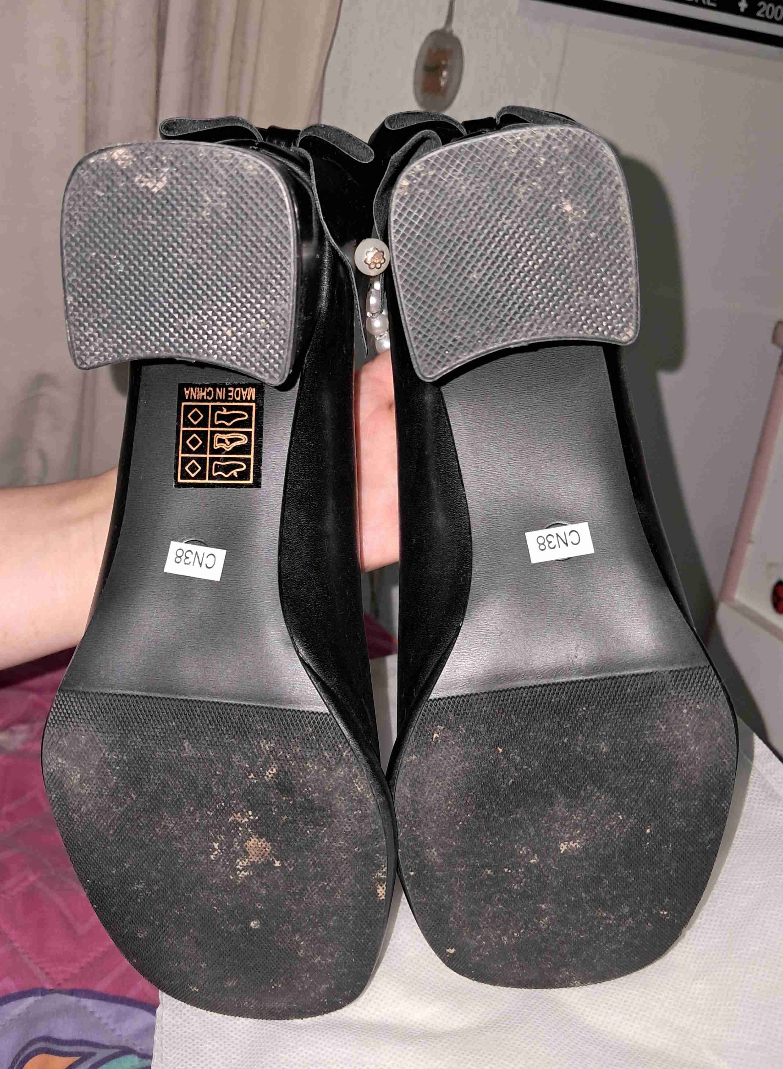 Zapatos negros con perlas - miniatura 5