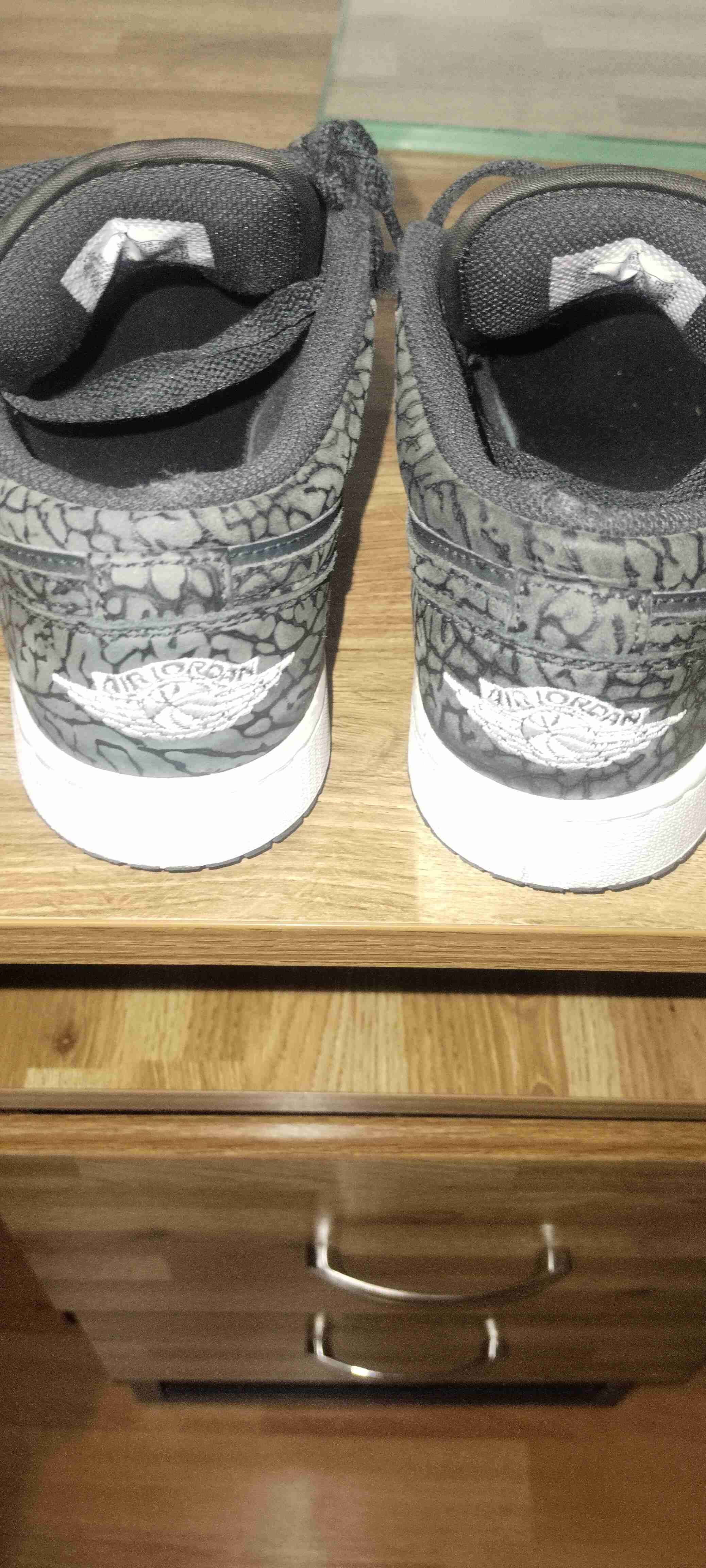 Zapatillas negras Jordan originales usadas - miniatura 4