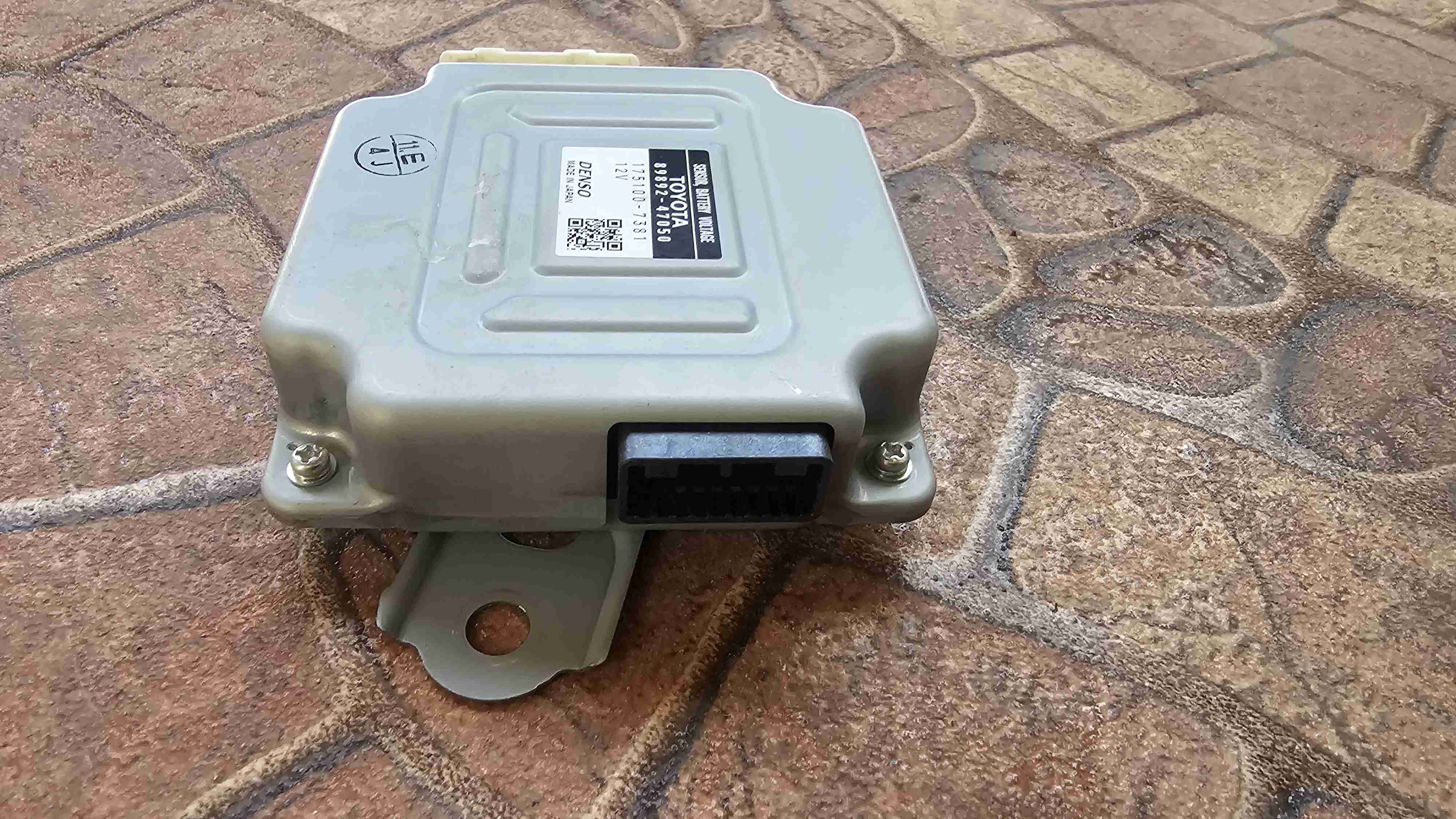 Módulo sensor de batería híbrida marca Denso - miniatura 3