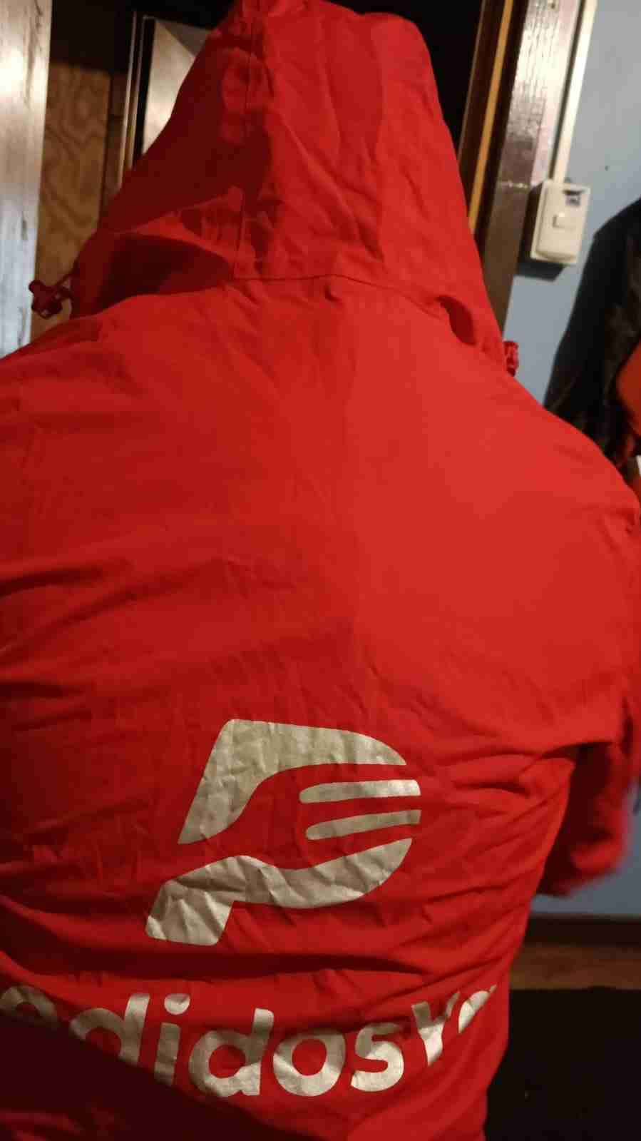 Chaqueta roja PedidosYa impermeable - miniatura 3