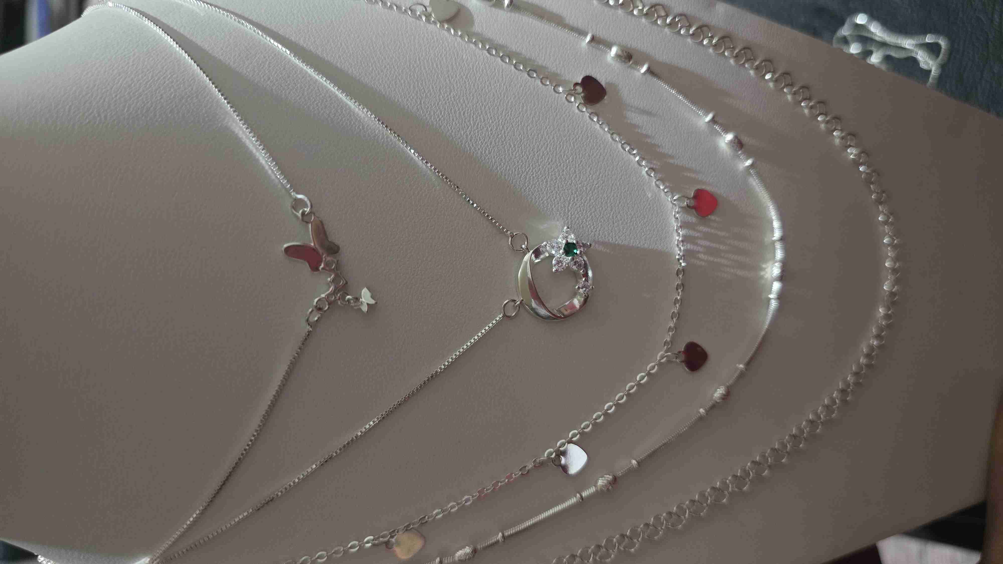 Collar de plata con dijes - miniatura 1