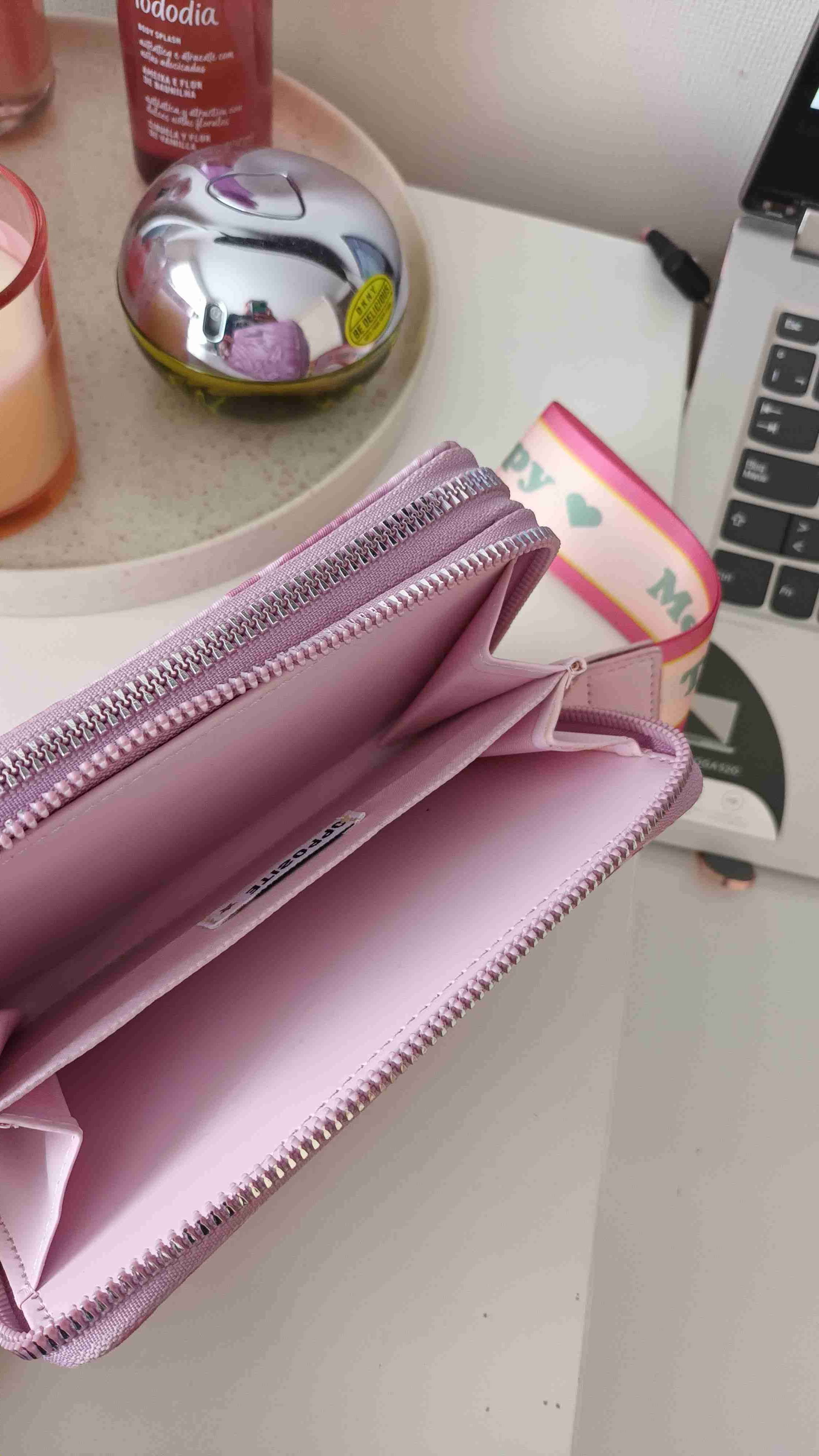 Estuche rosa con diseño animal print - miniatura 4