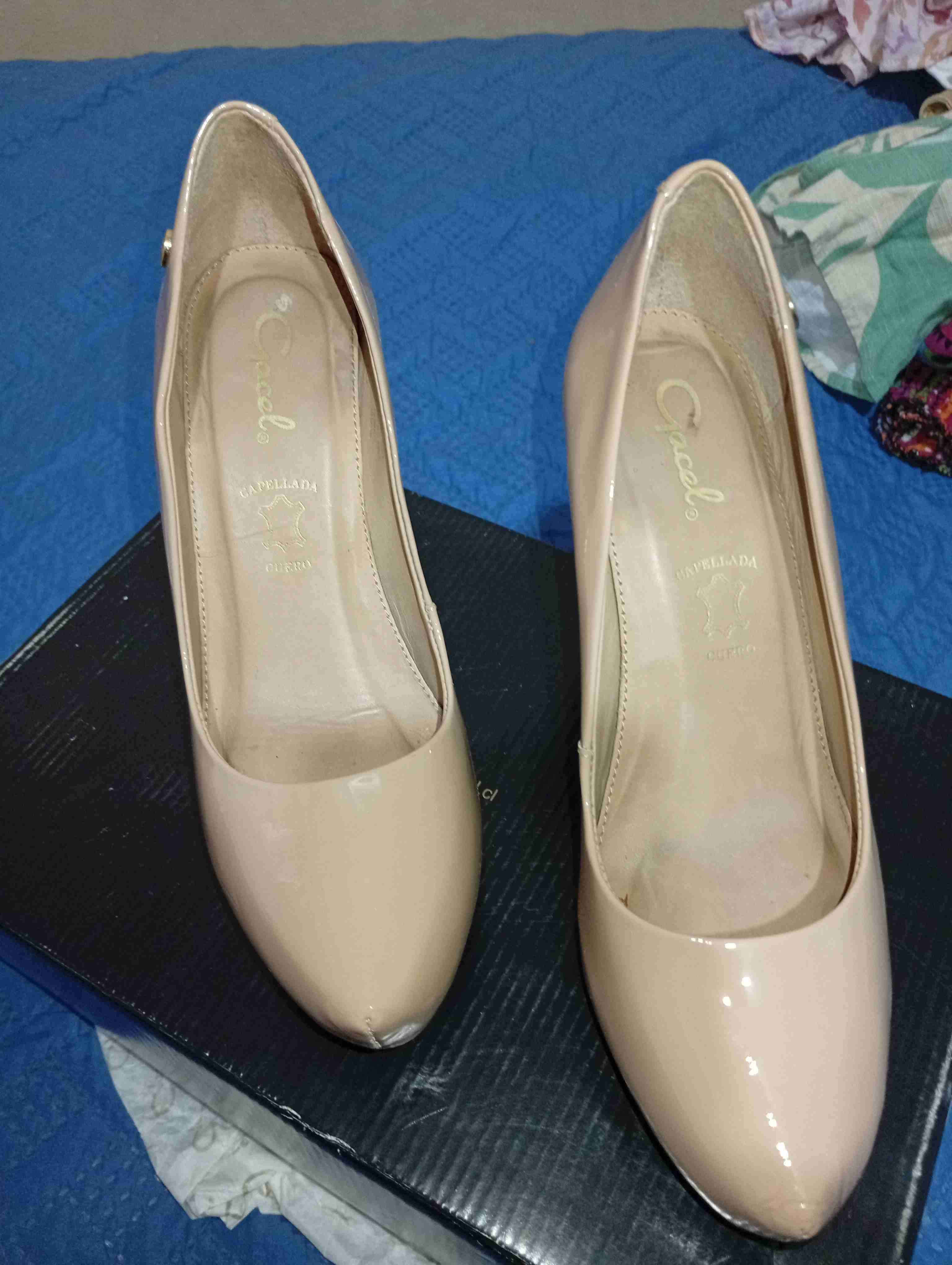 Zapatos de tacón beige - miniatura 1