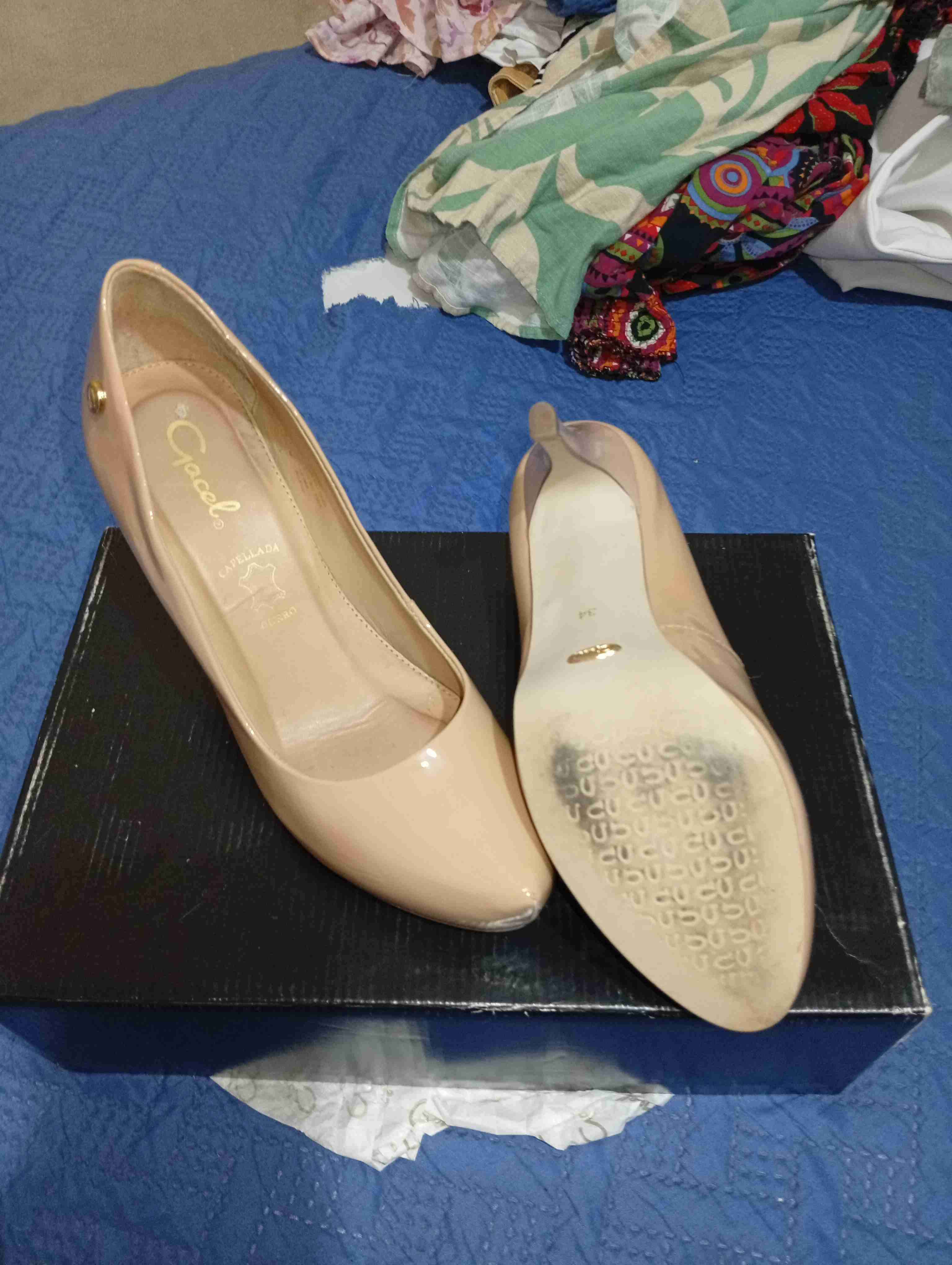 Zapatos de tacón beige - miniatura 2