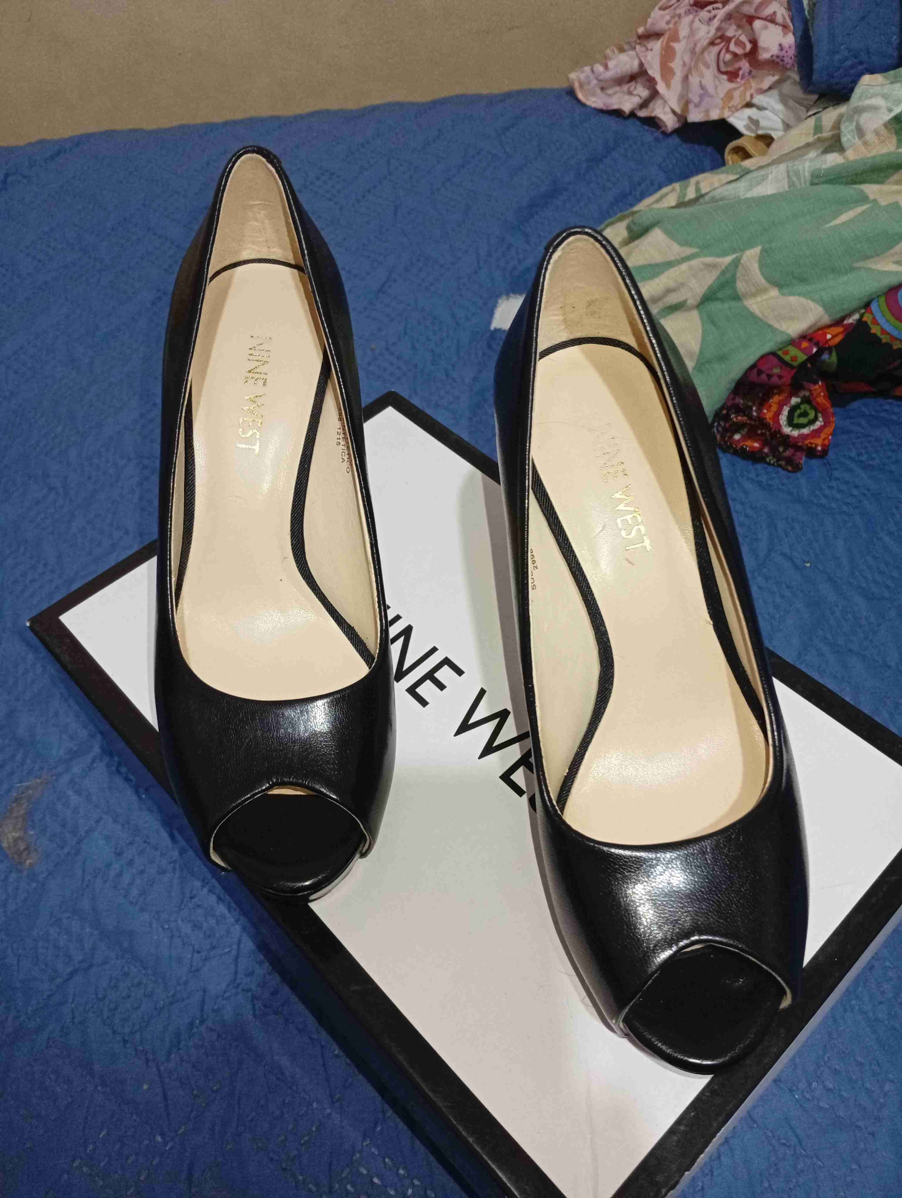 Tacones negros de charol Nine West - miniatura 1