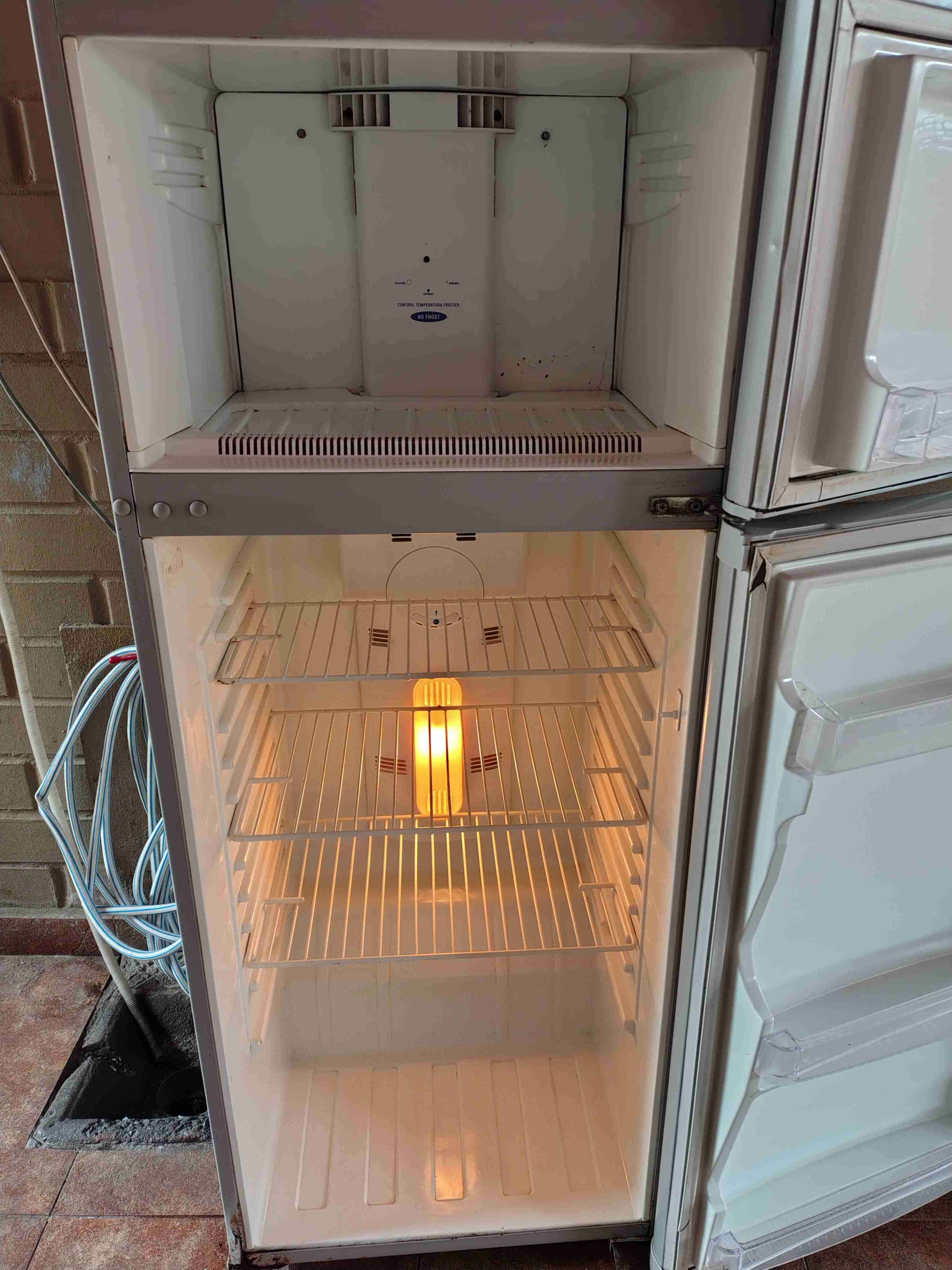 Refrigerador marca Sindelen - miniatura 2