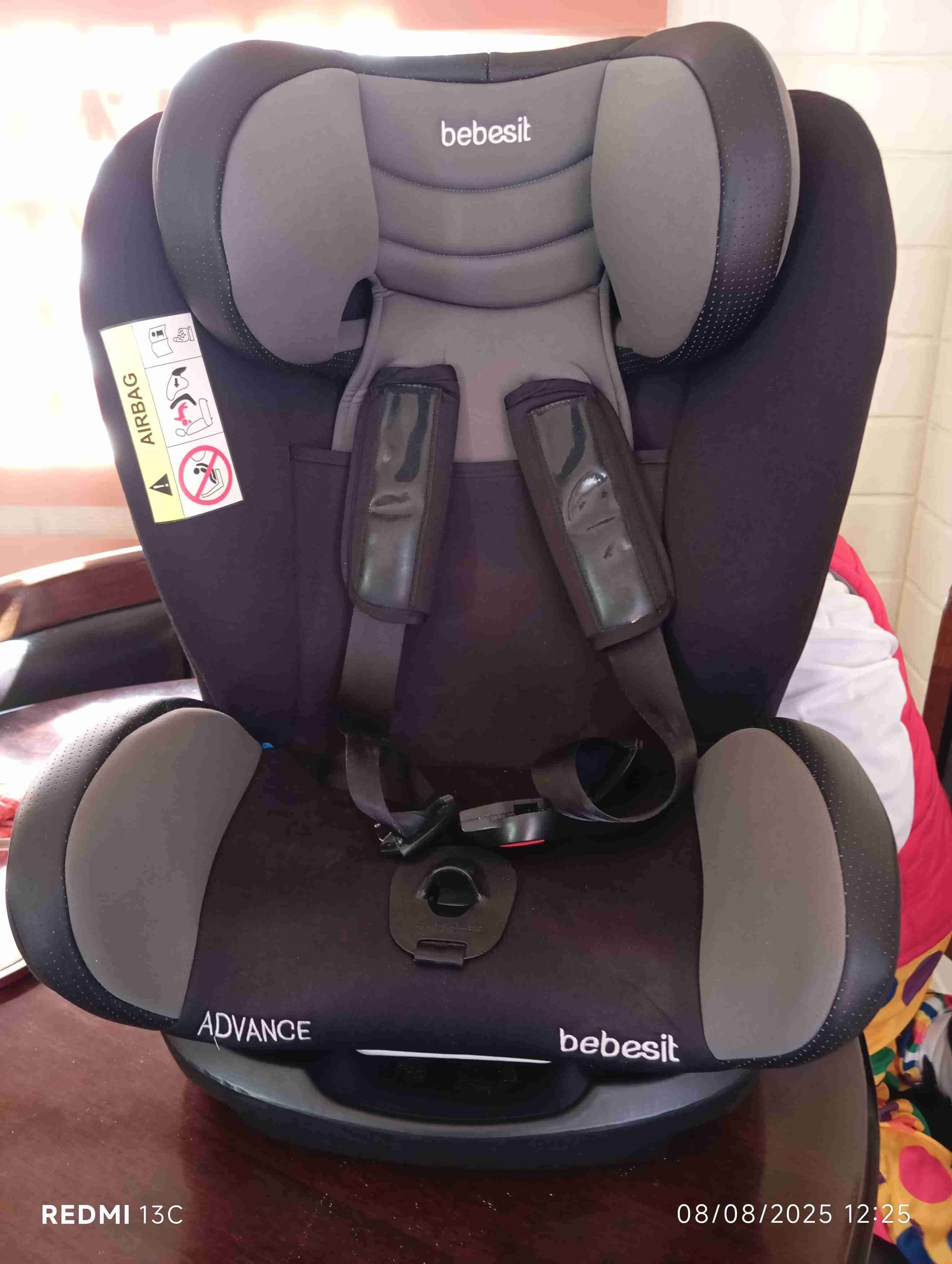 Silla de auto infantil negra - miniatura 3