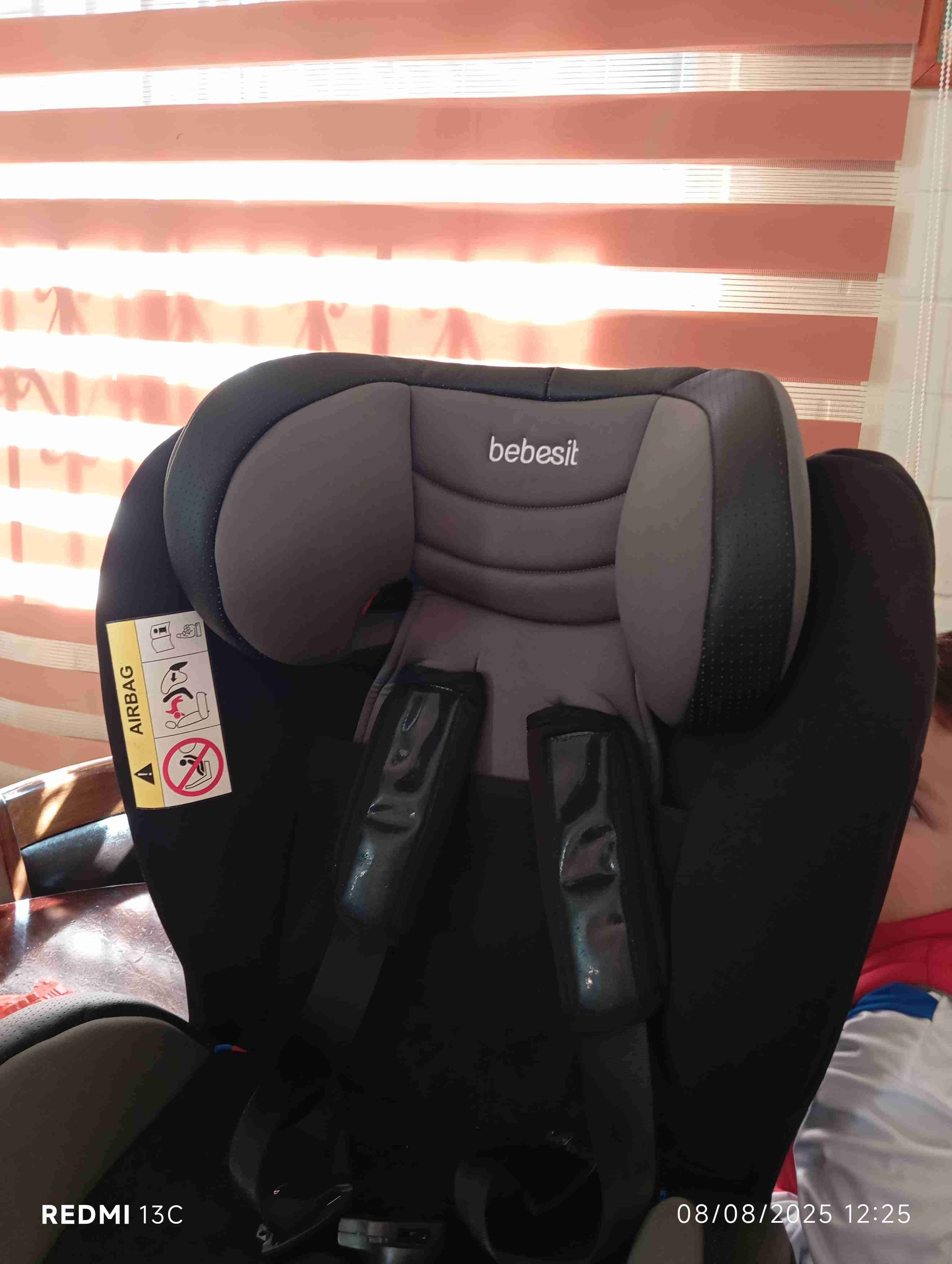 Silla de auto infantil negra - miniatura 4