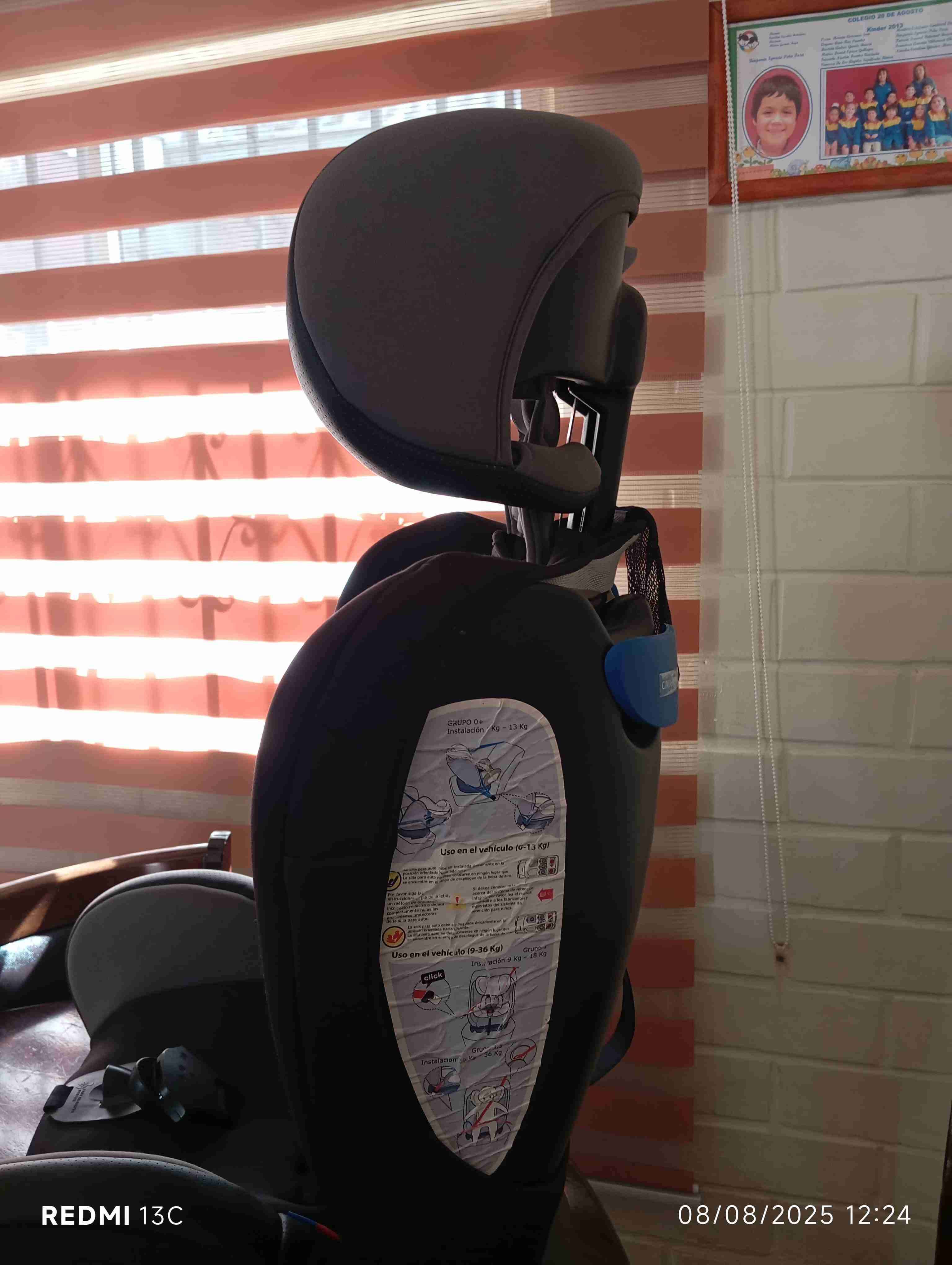 Silla de auto infantil negra - miniatura 6