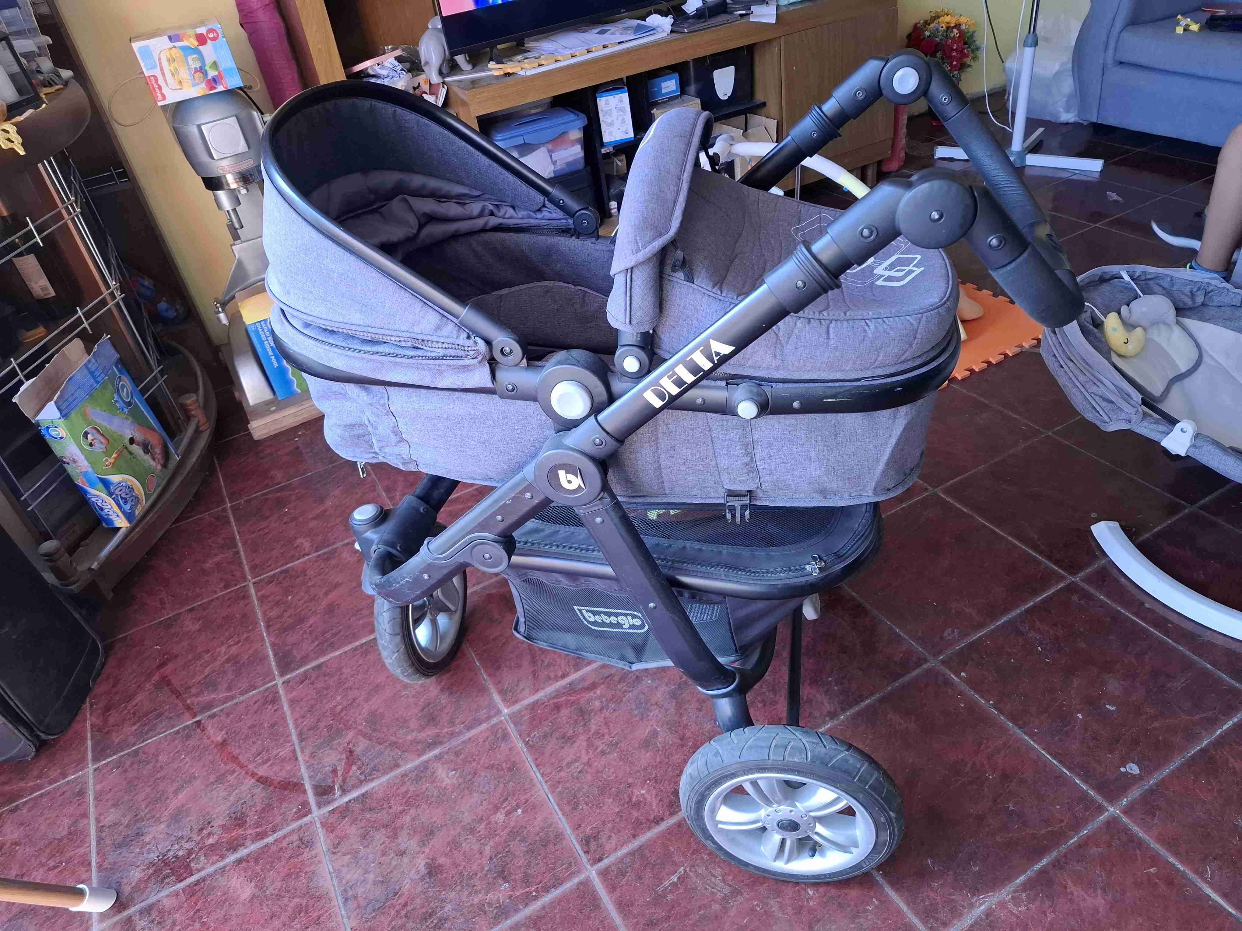 Coche de bebé Bebeglo gris - miniatura 2