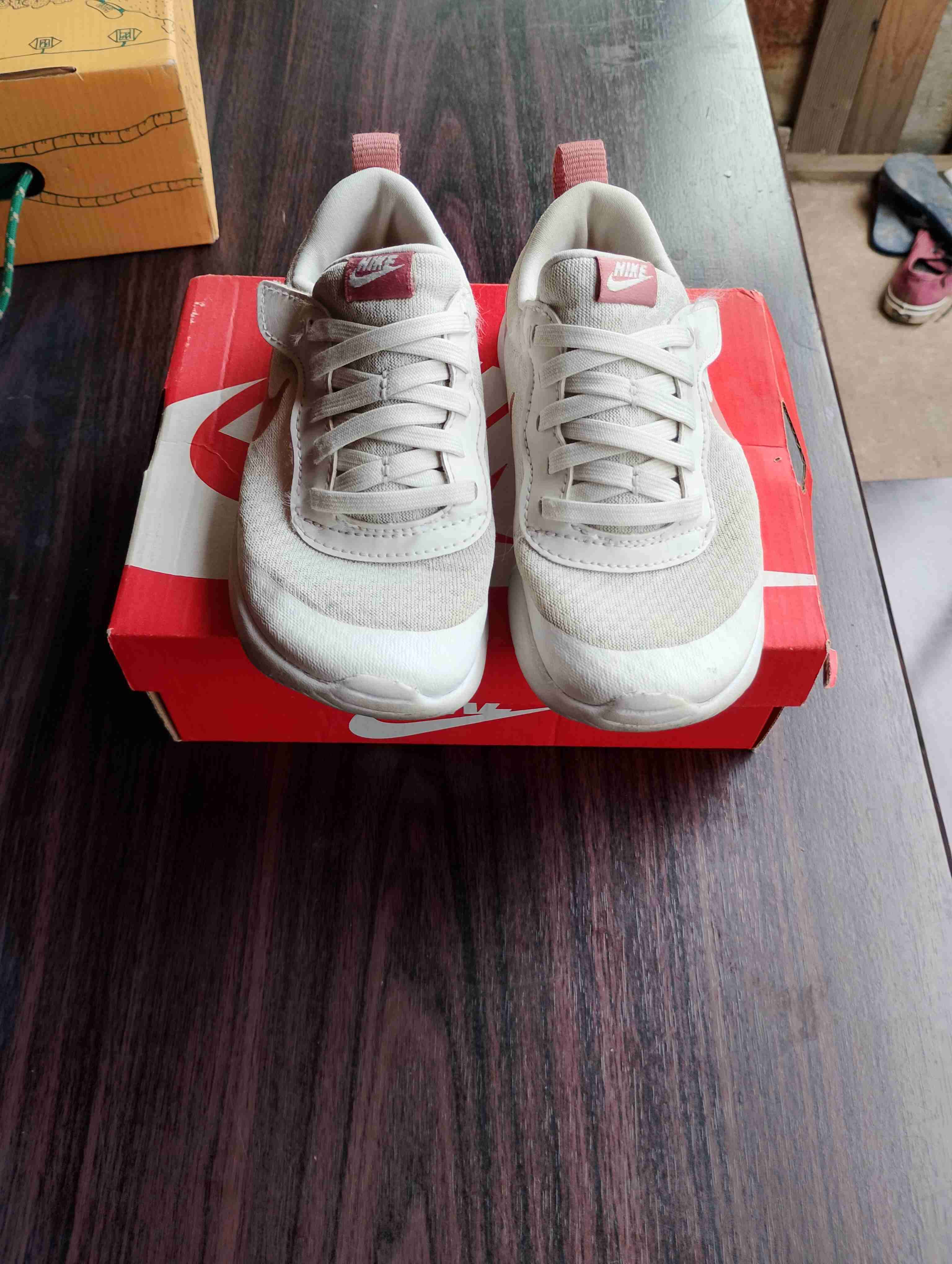 Zapatillas deportivas blancas Nike - miniatura 2