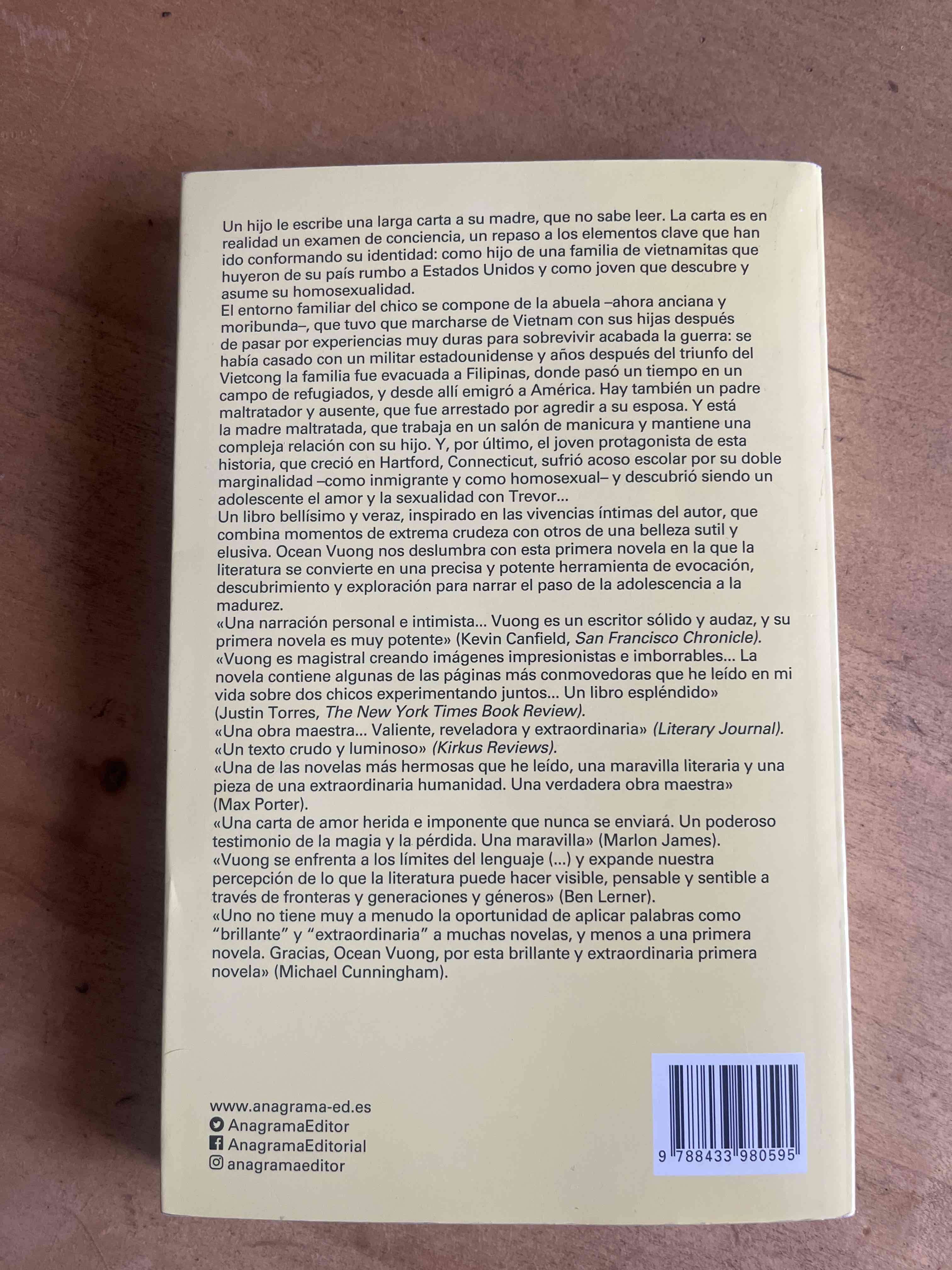 Libro En la Tierra somos fugazmente grandiosos - miniatura 2