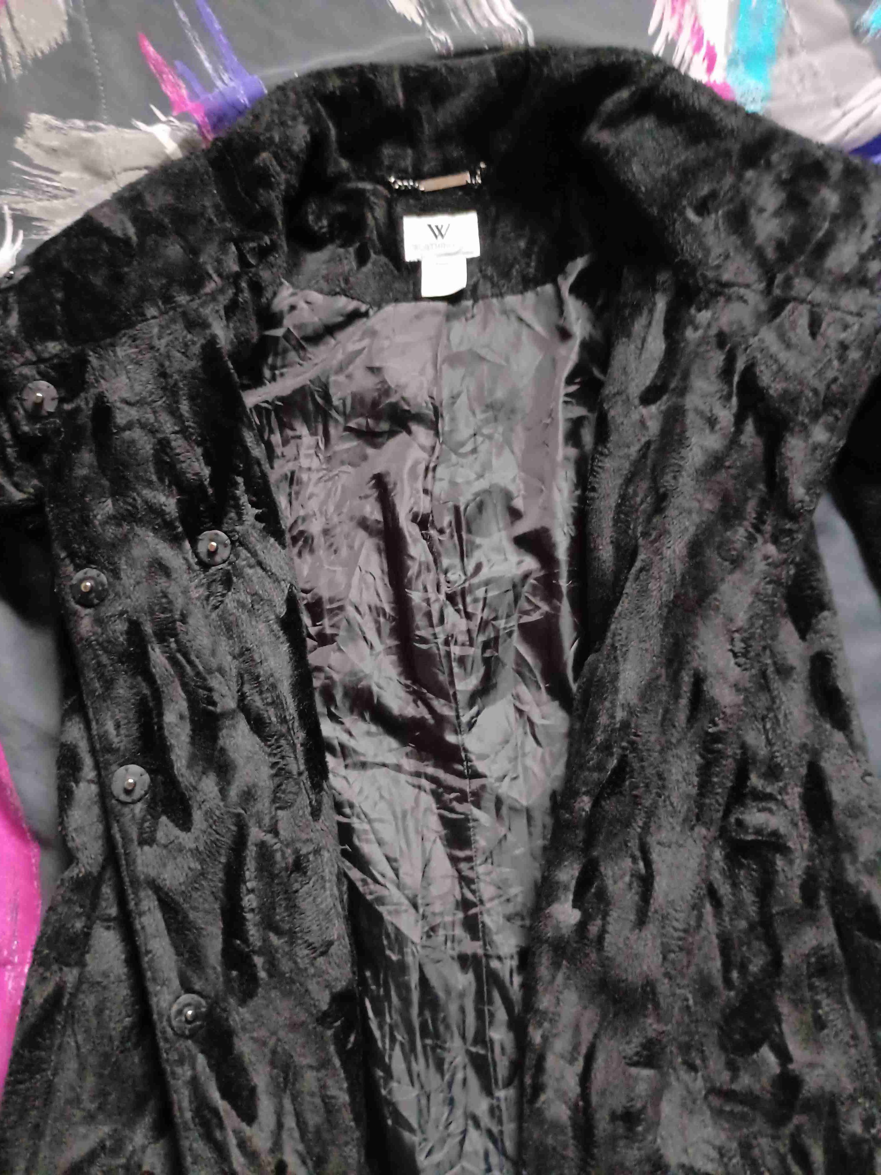 Abrigo de mujer negro elegante - miniatura 4