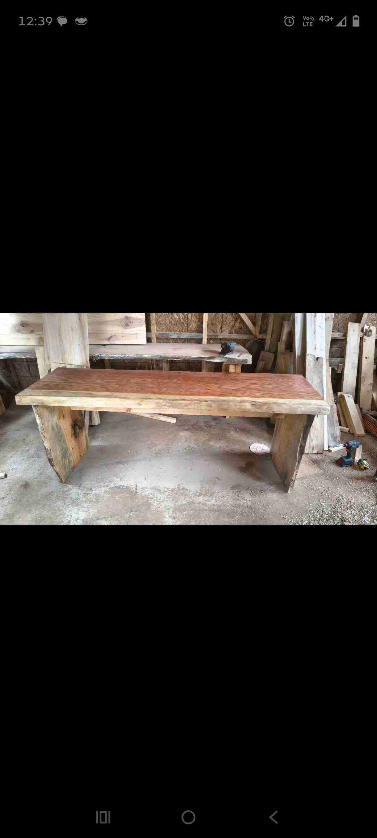 Mesa rústica de madera de secuoya