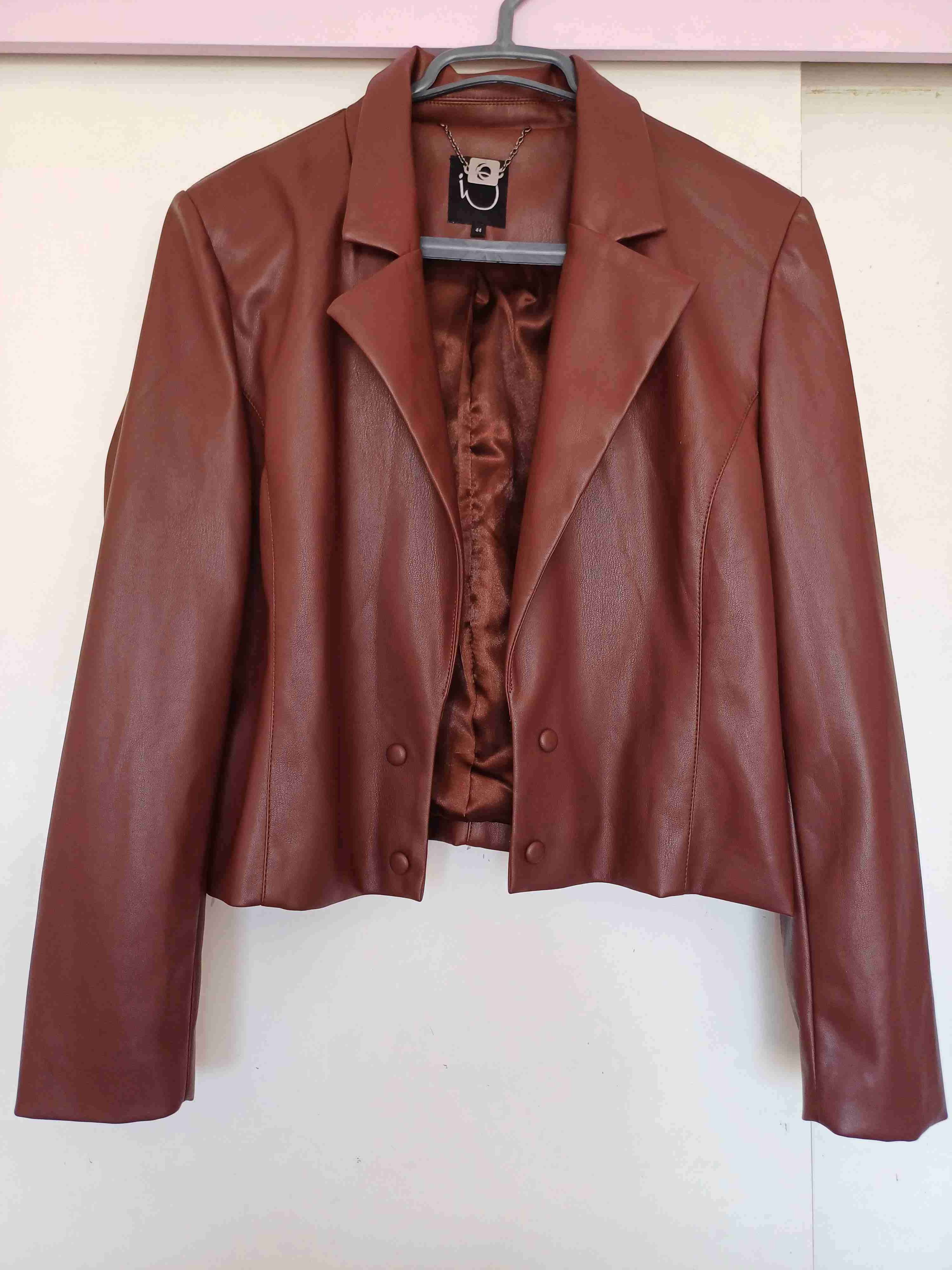 Chaqueta marrón de cuero