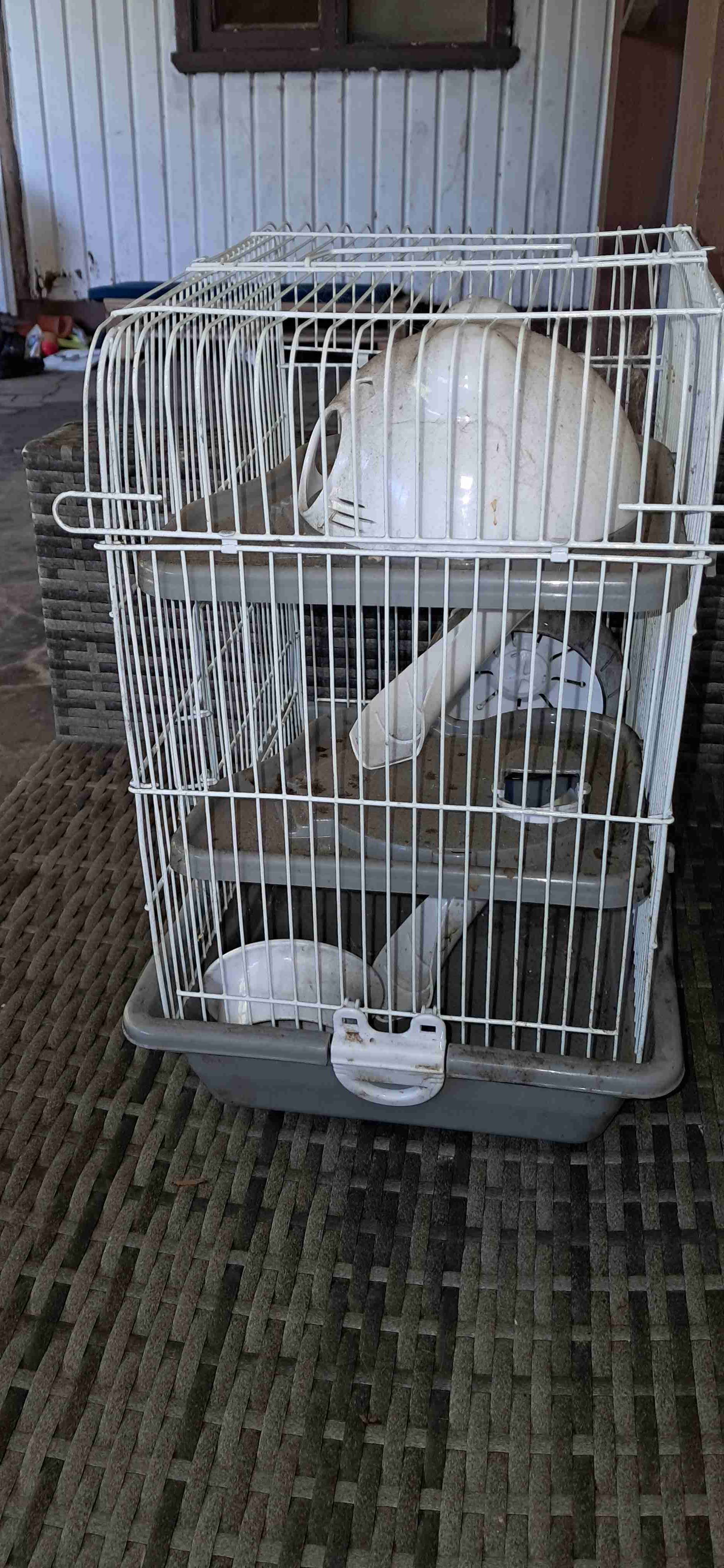 Jaula de metal para mascotas - miniatura 2