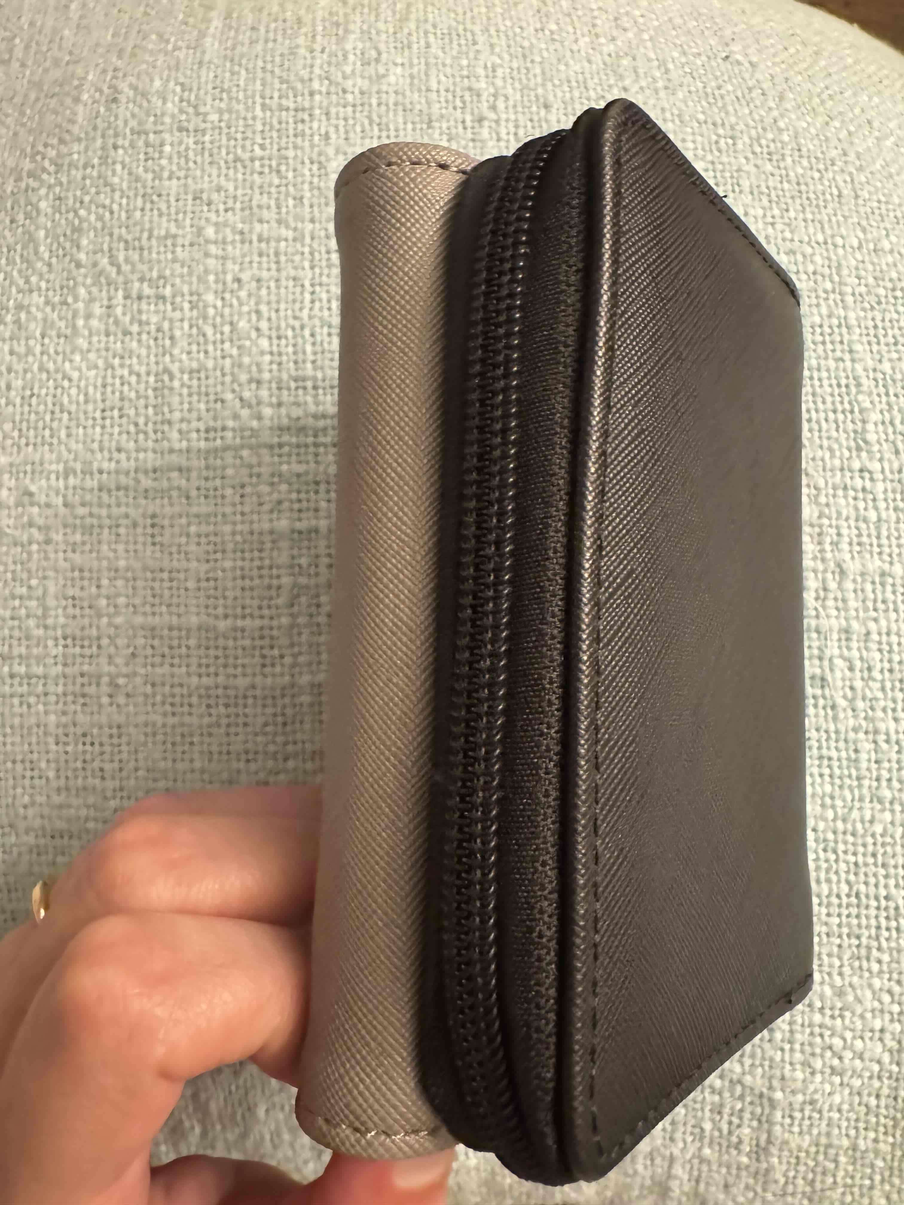 Billetera beige y negra - miniatura 3