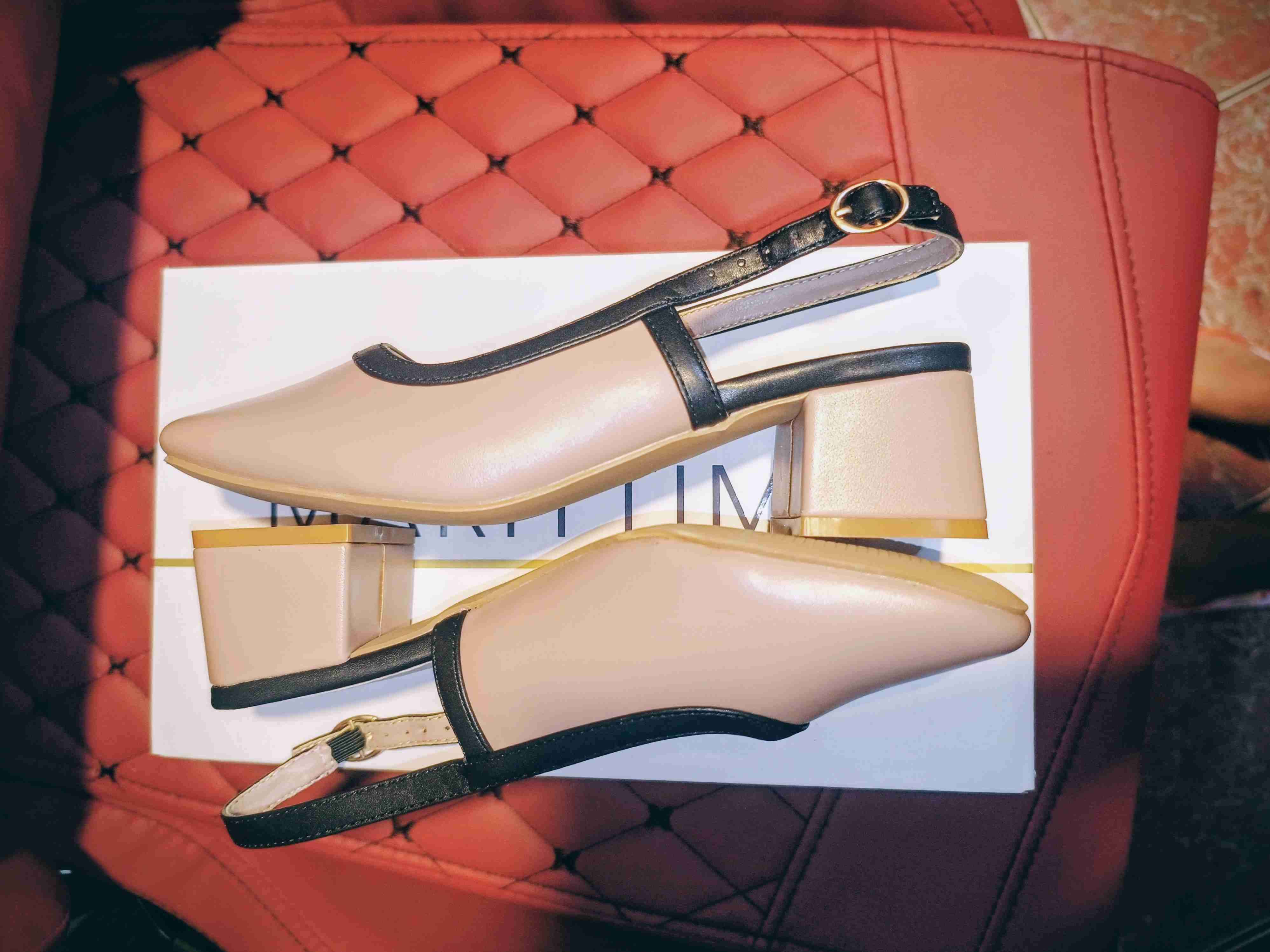 Zapatos de tacón beige y negro TALLA 35 - miniatura 5