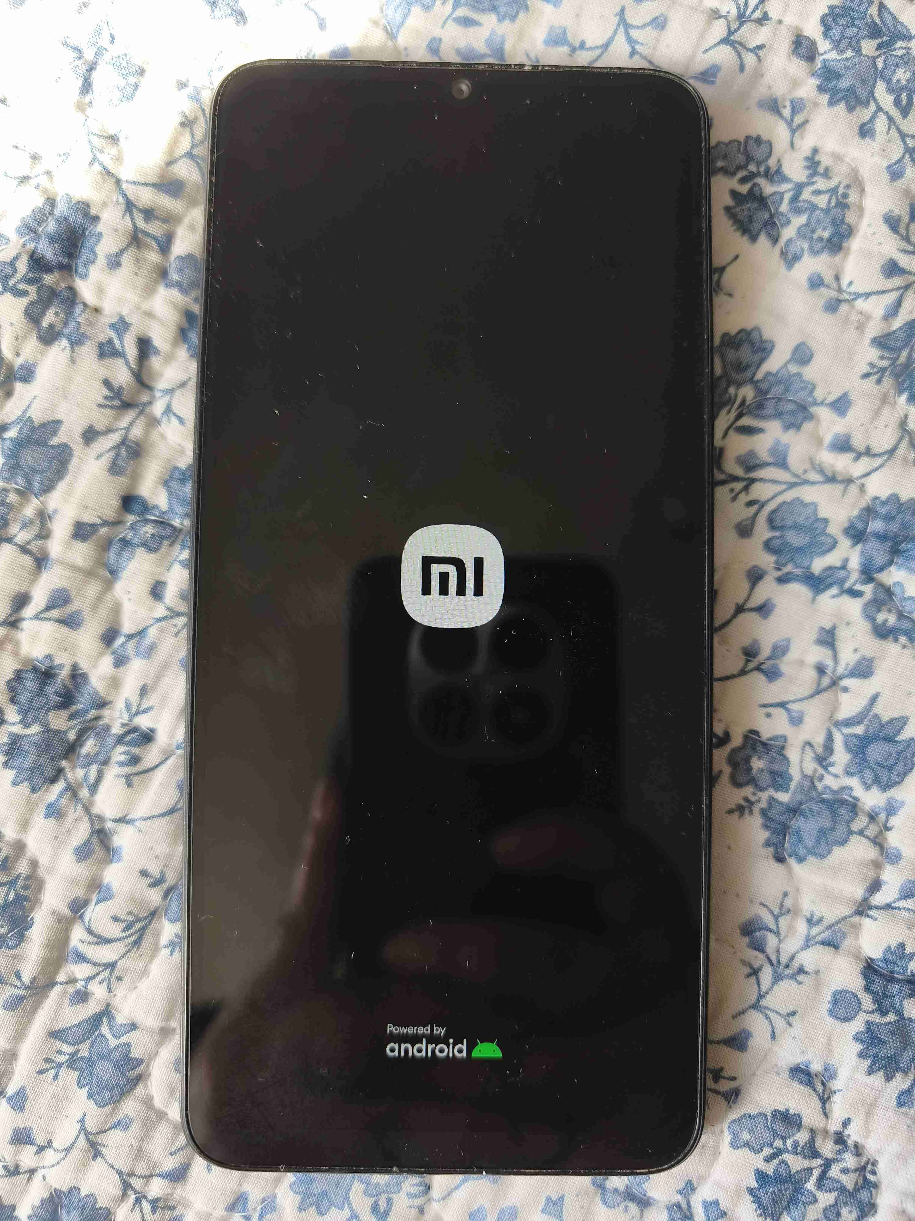 Smartphone negro moderno - miniatura 3