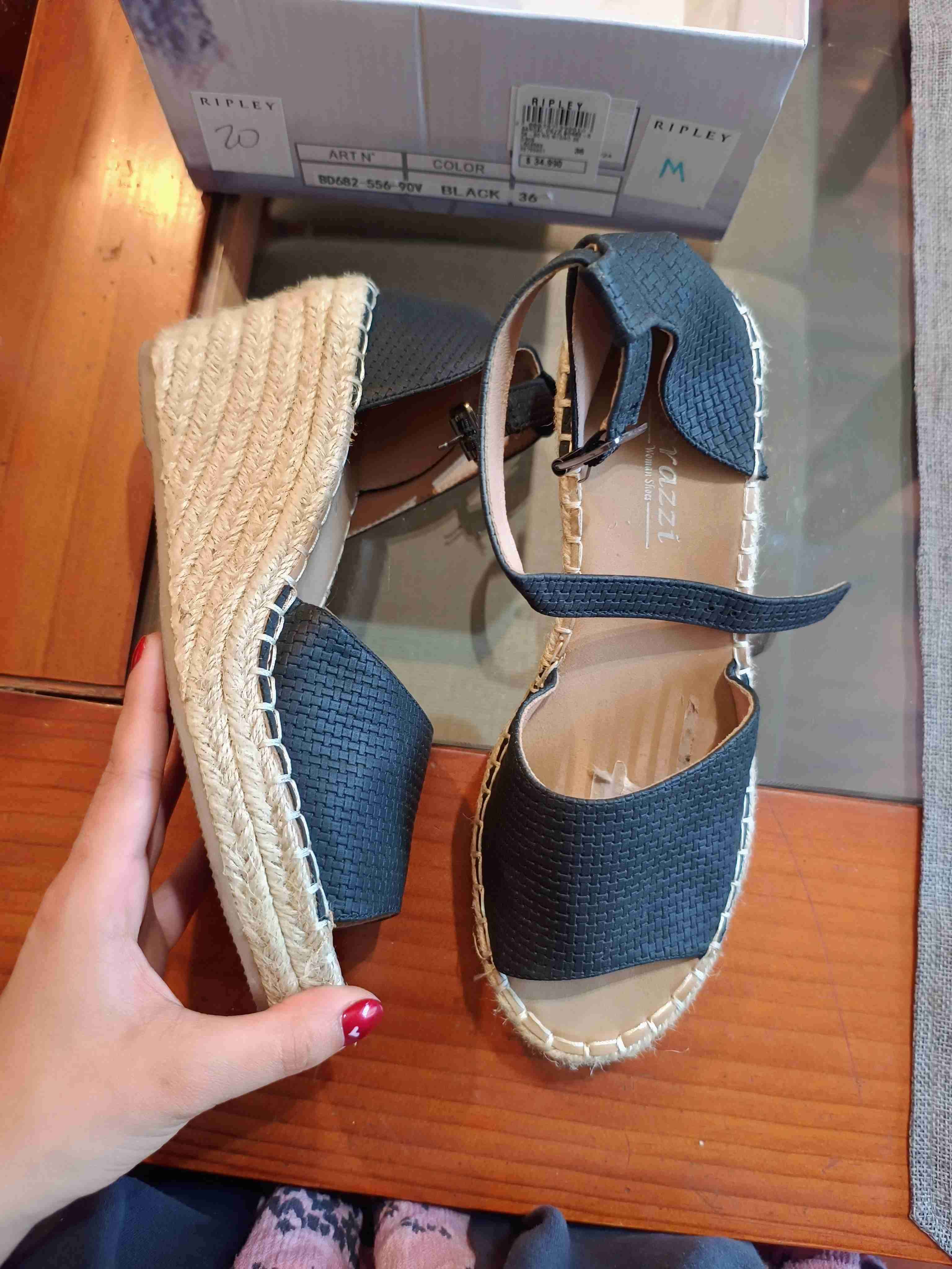 Sandalias negras con plataforma - miniatura 5