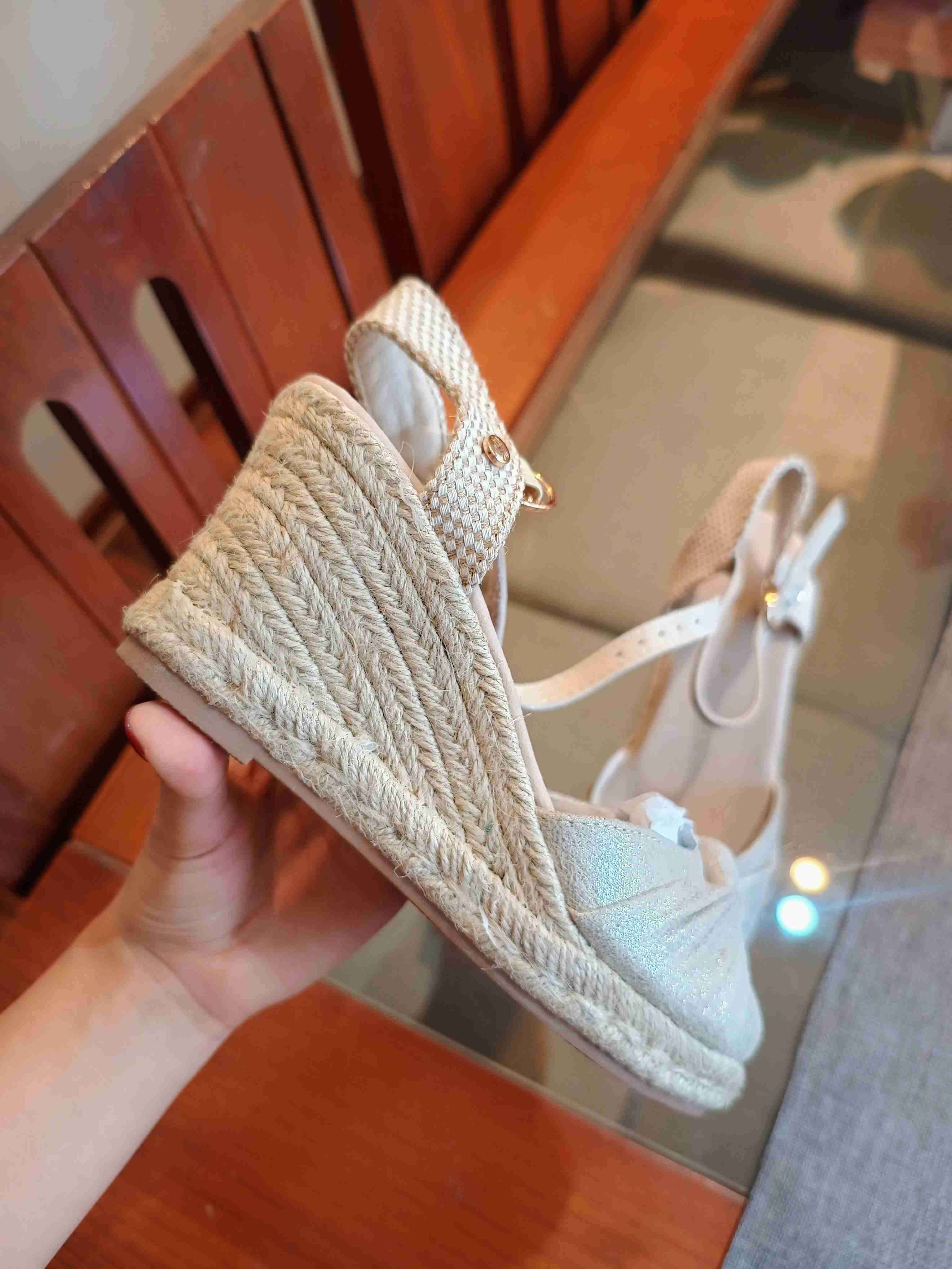 Sandalias de plataforma beige - miniatura 2