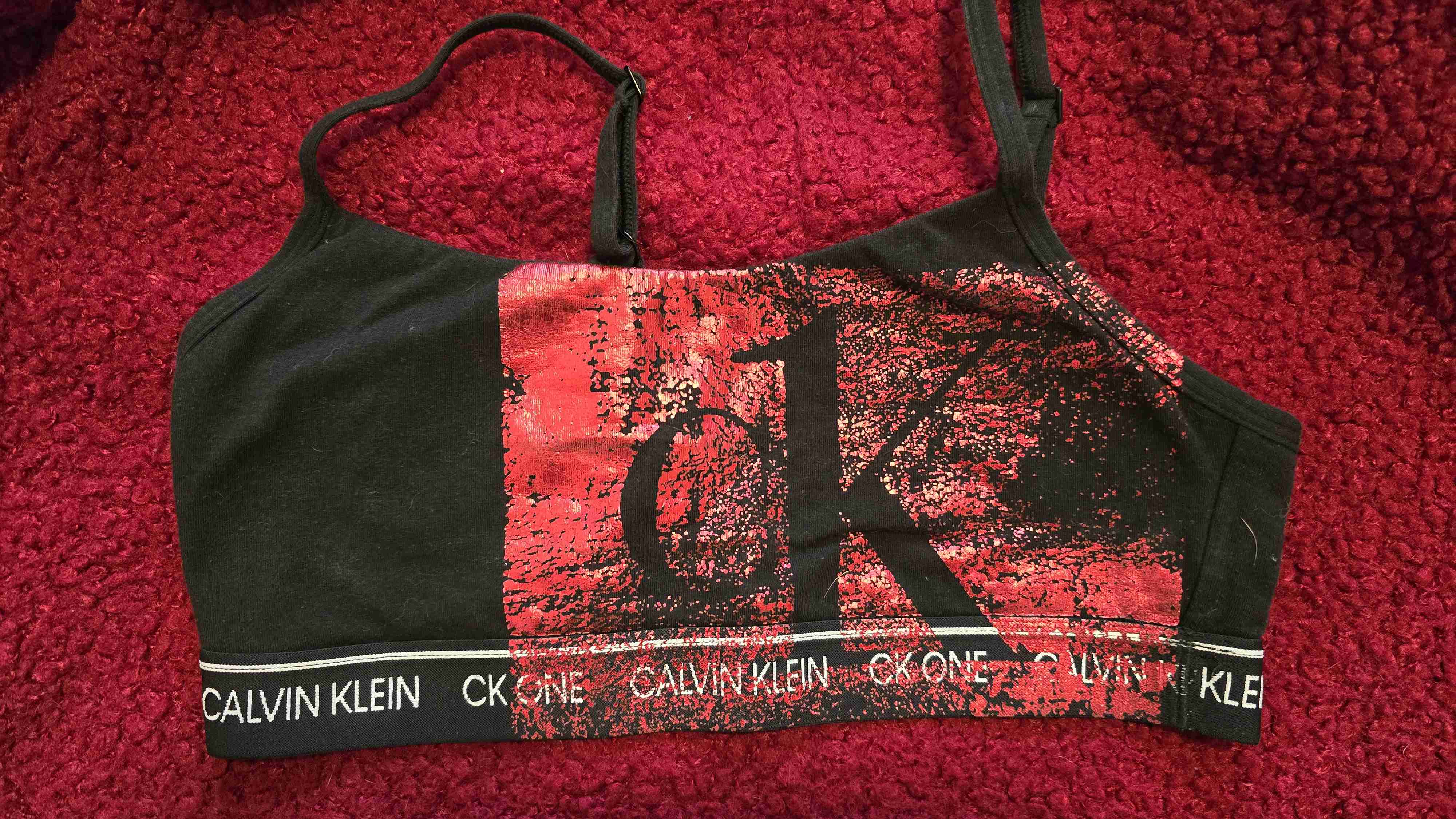 Top deportivo CK negro y rojo - miniatura 1