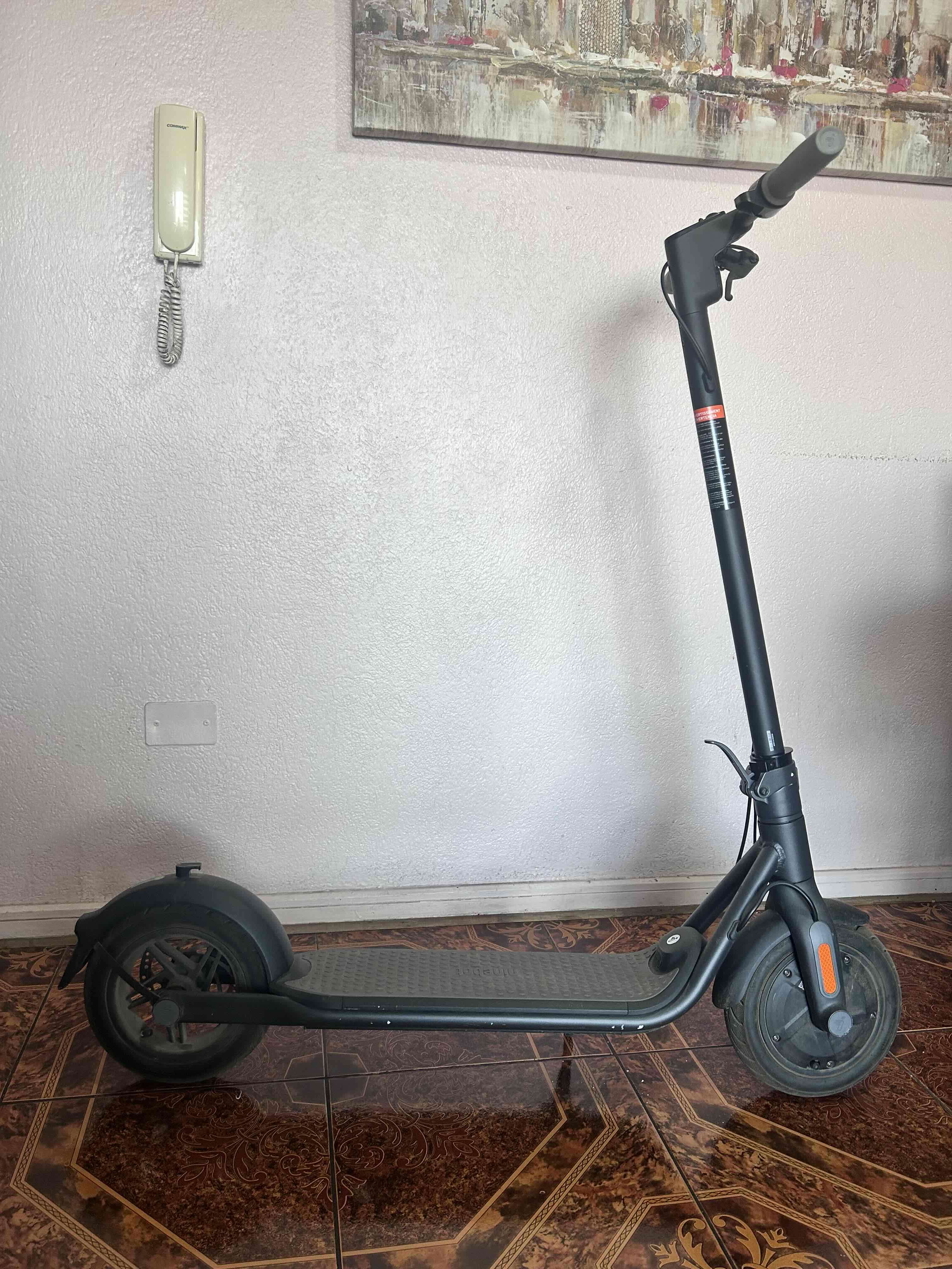 Scooter eléctrico negro - miniatura 1