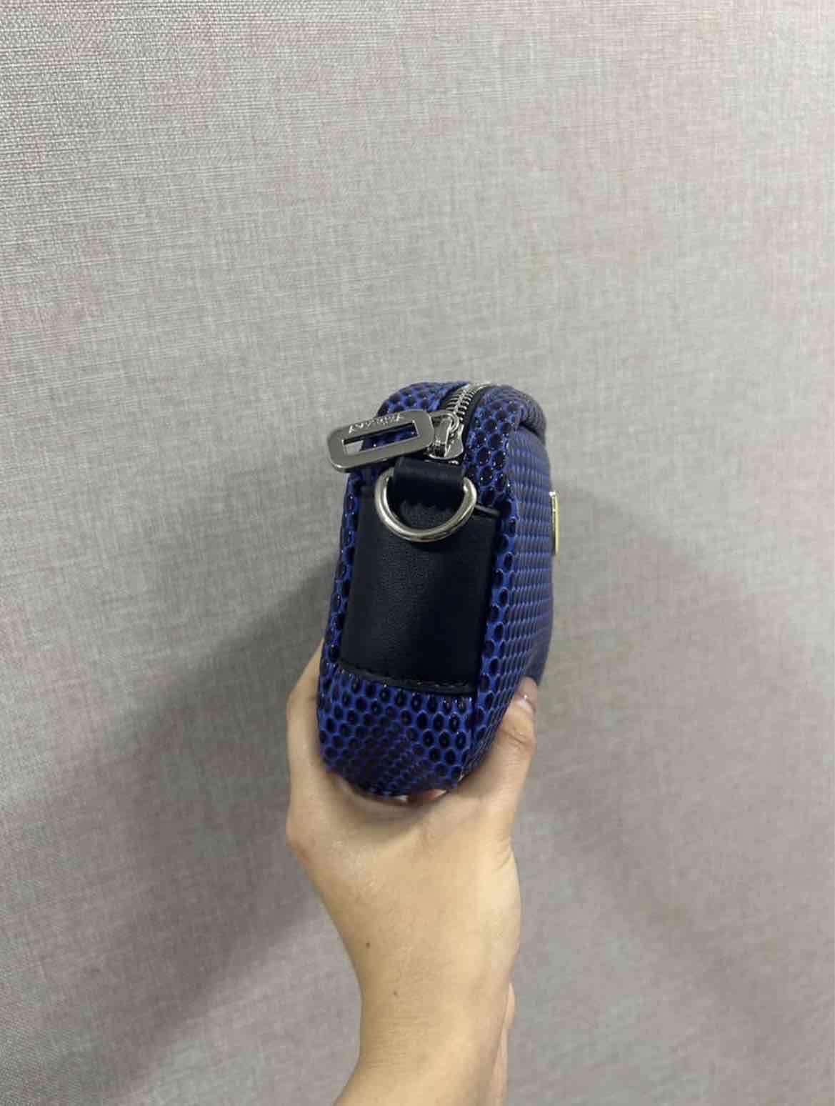 BANDOLERA AMPHORA SALMA PEQUEÑA AZUL - miniatura 3