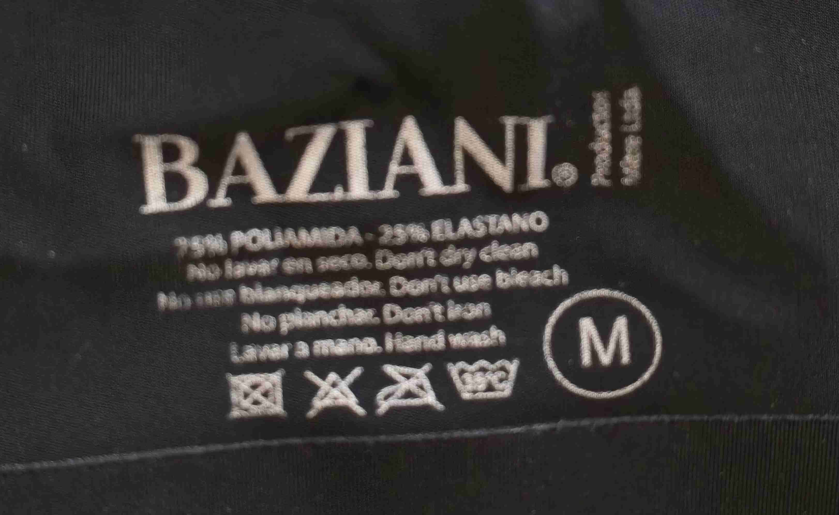 Top negro con encaje - miniatura 3