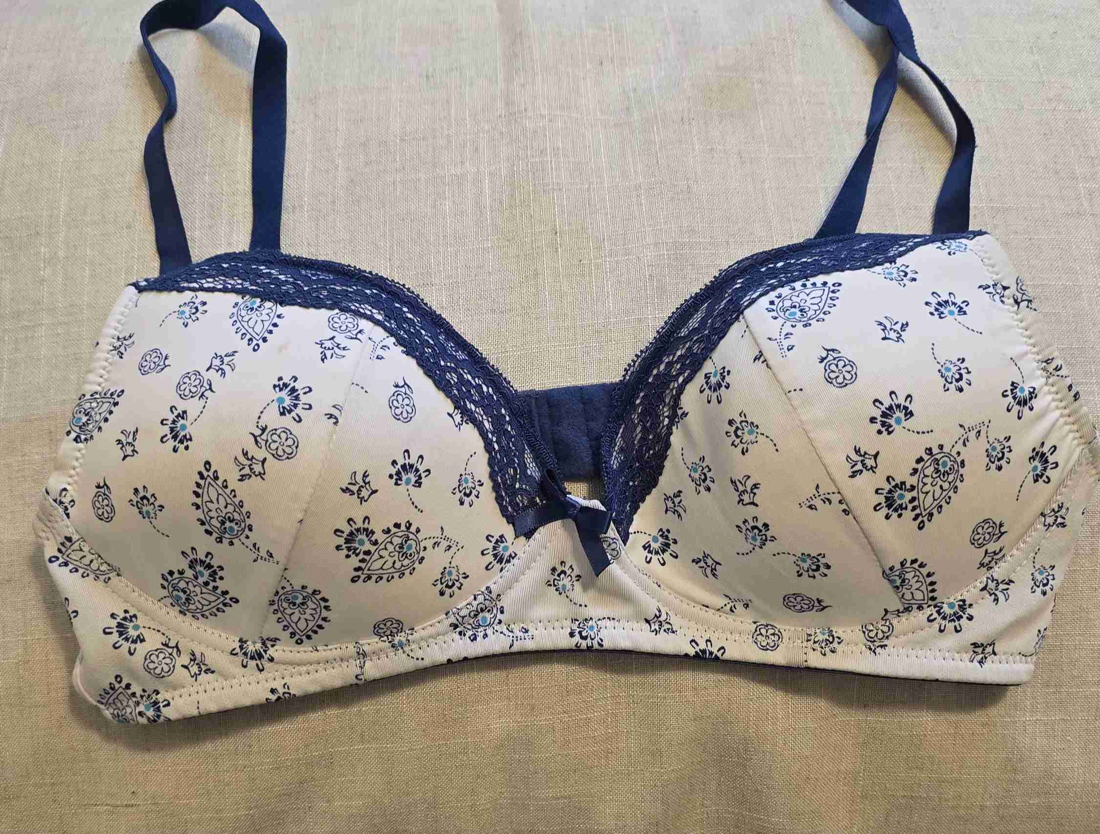 Sostén estampado con encaje azul - miniatura 1