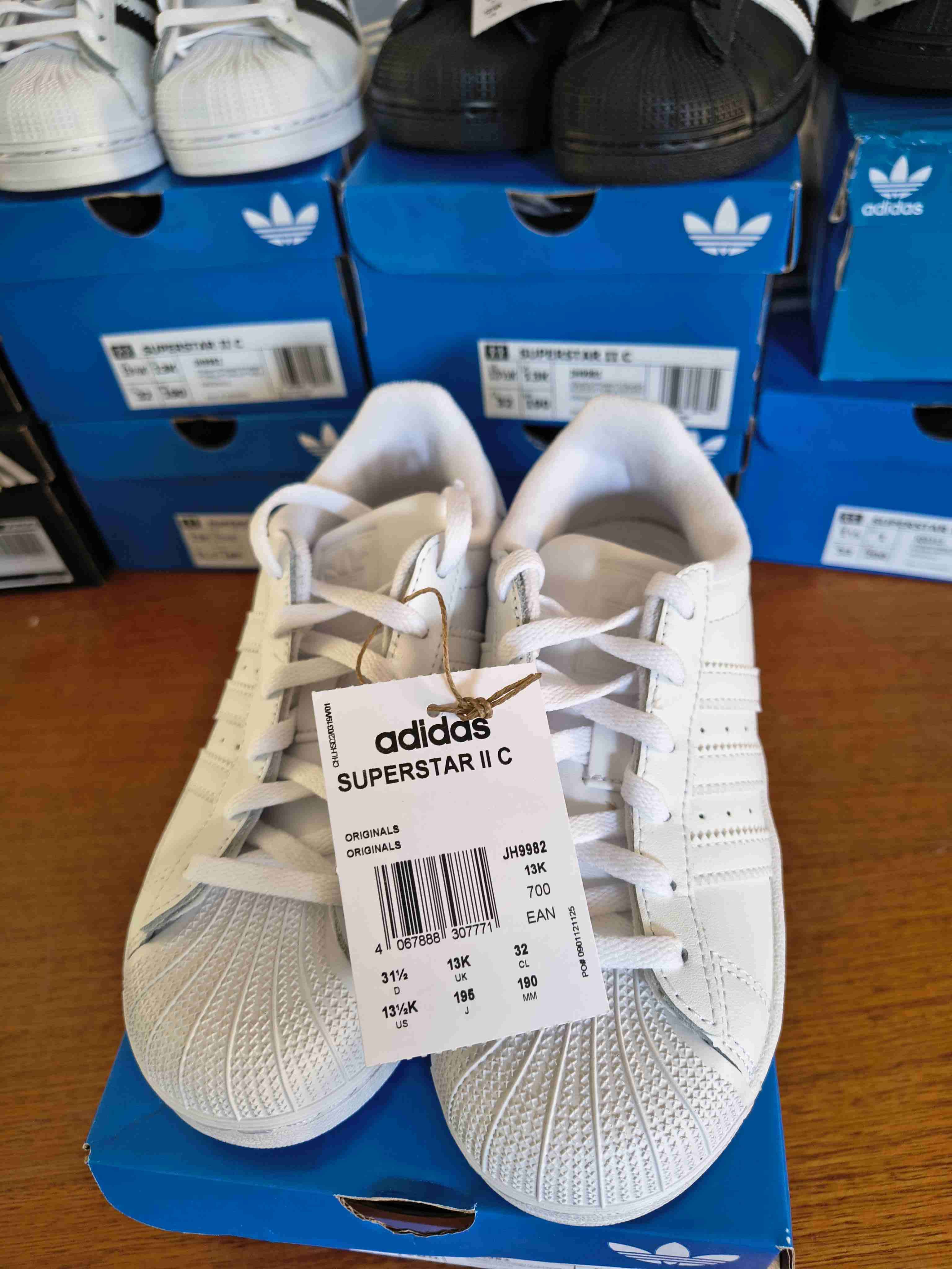 Zapatillas Adidas Superstar Blancas y negras - miniatura 3