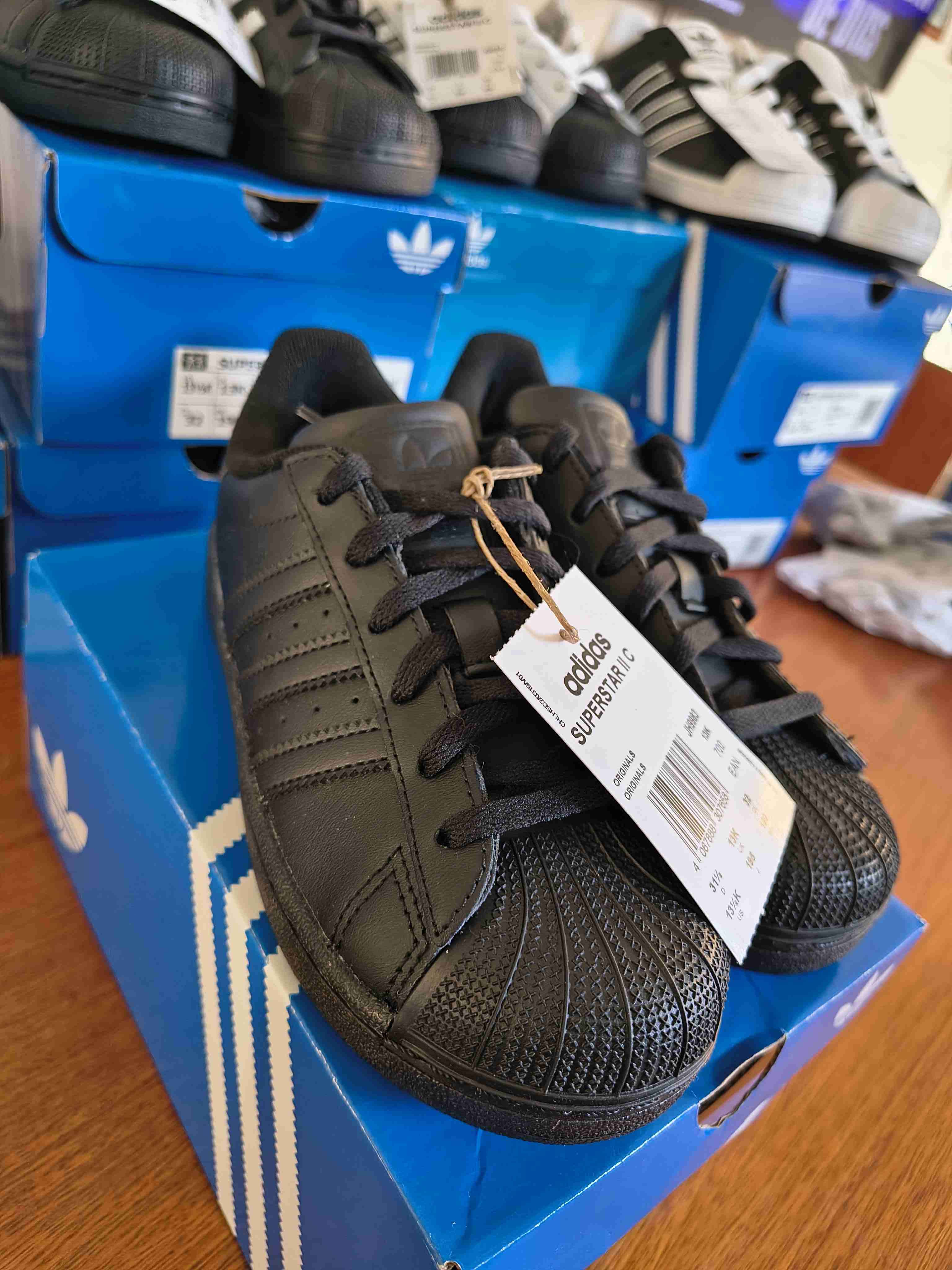 Zapatillas Adidas Superstar Blancas y negras - miniatura 5