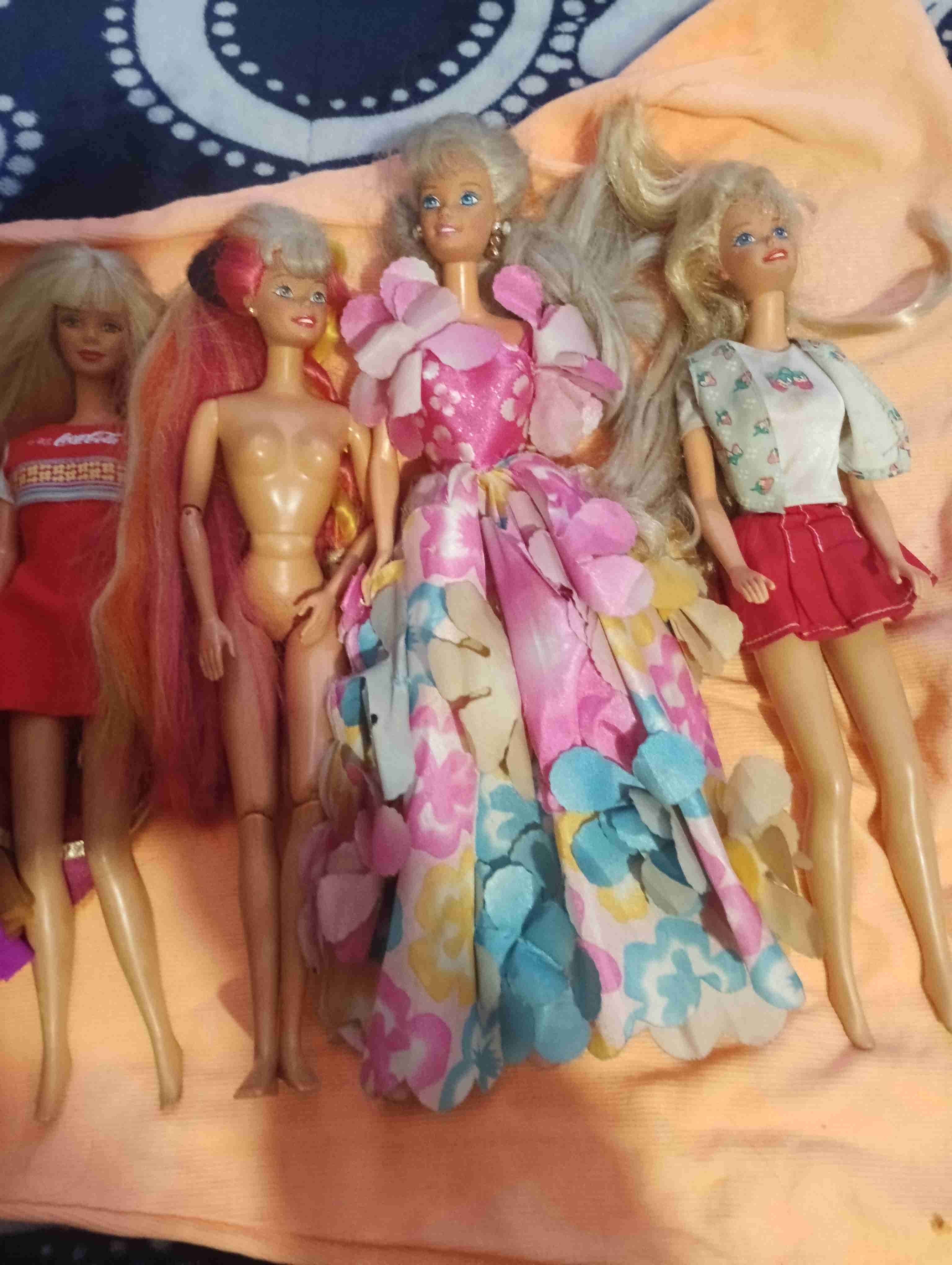 Muñecas Barbie variadas - miniatura 2