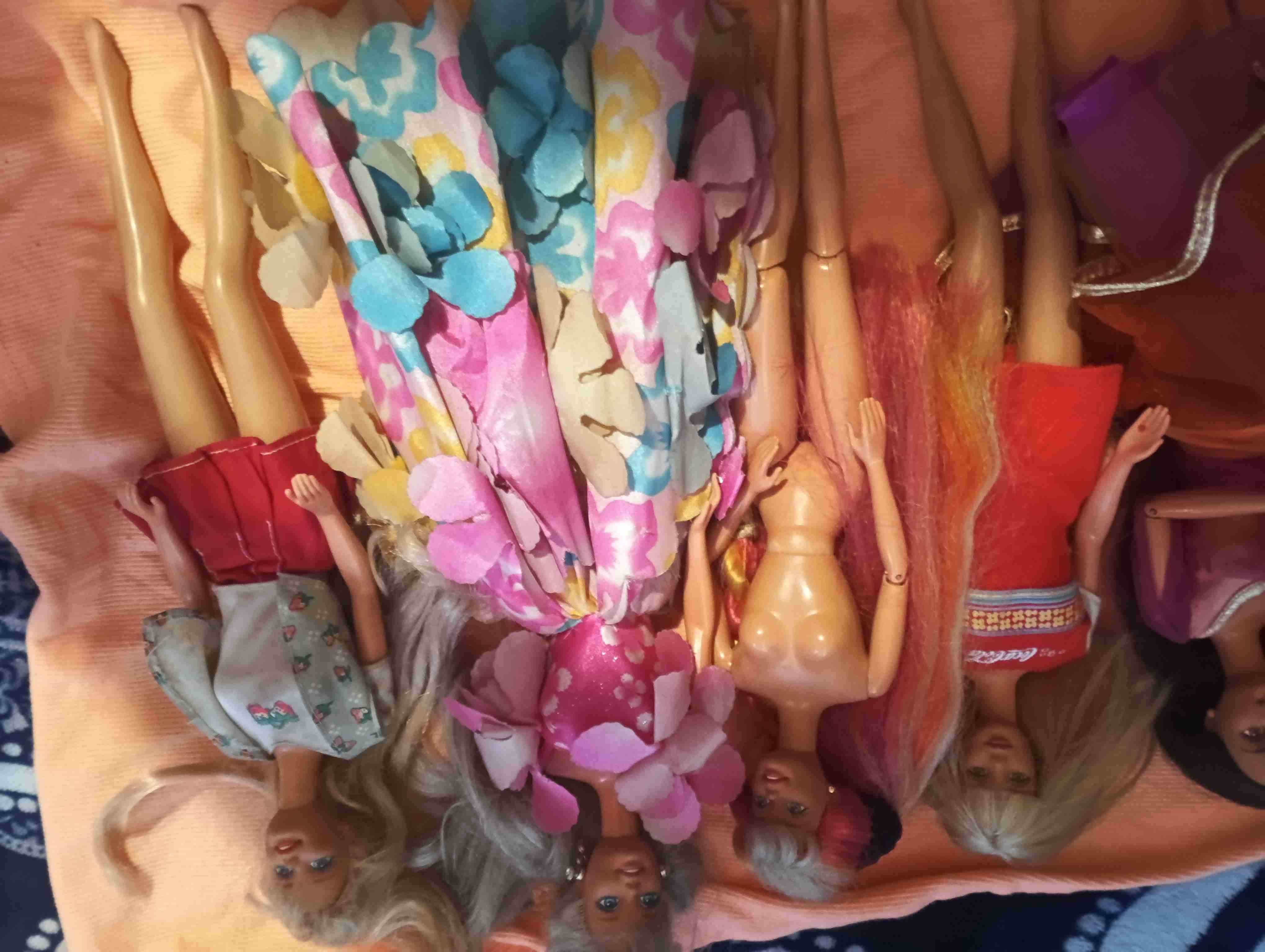 Muñecas Barbie variadas - miniatura 4