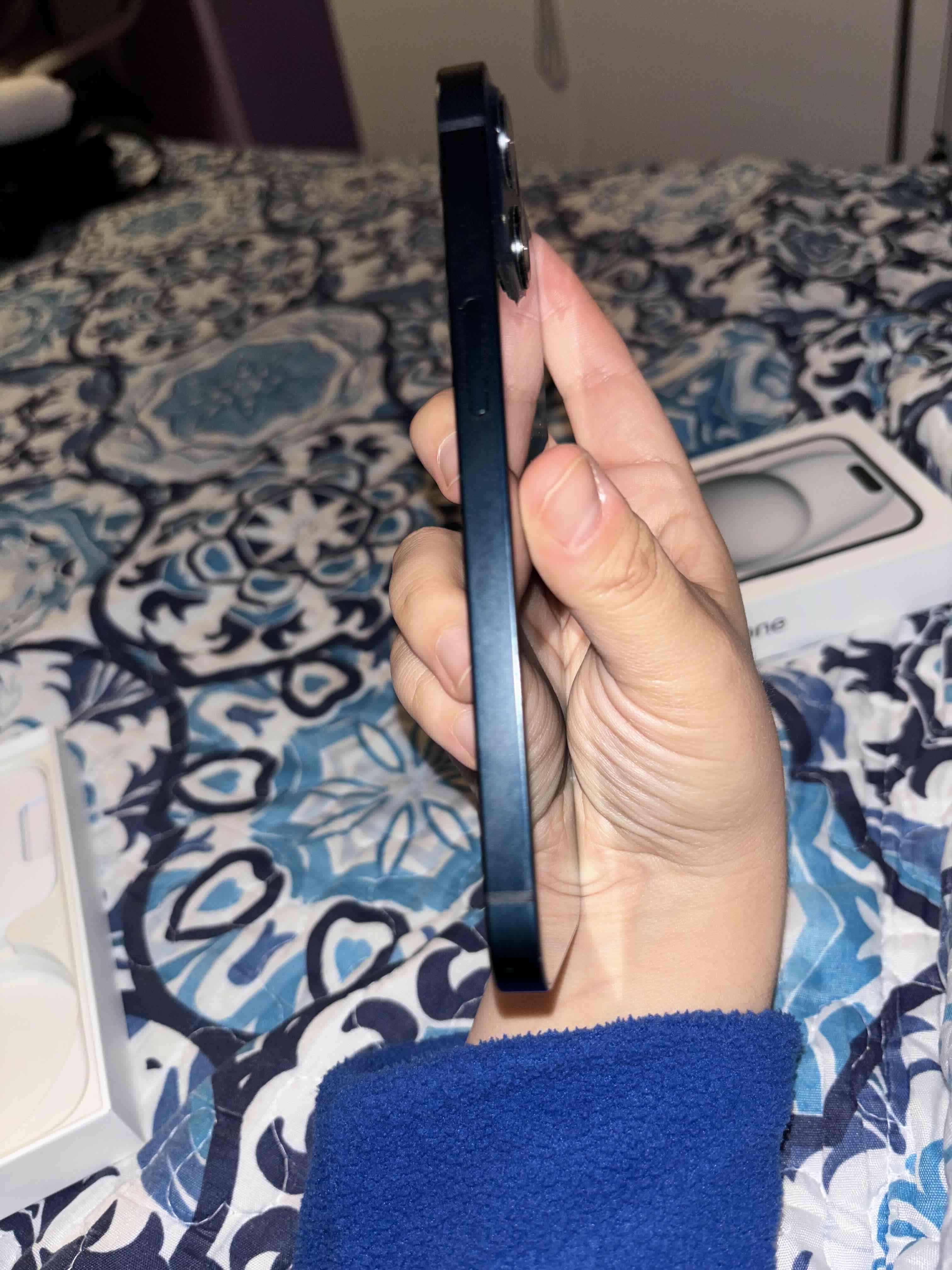 iPhone con batería al 87% - miniatura 2