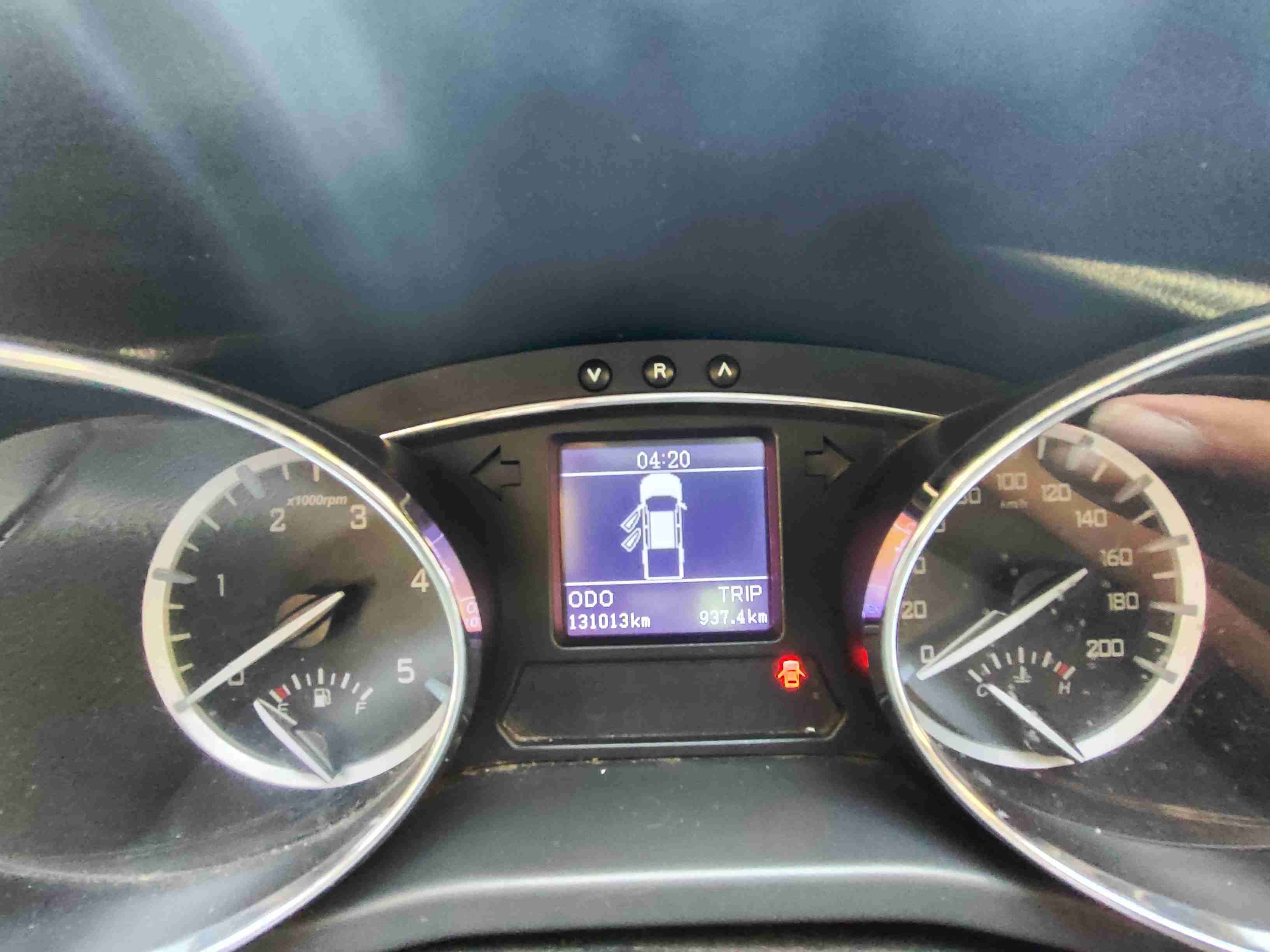 Camioneta JAC, color gris en muy buen estado. - miniatura 5