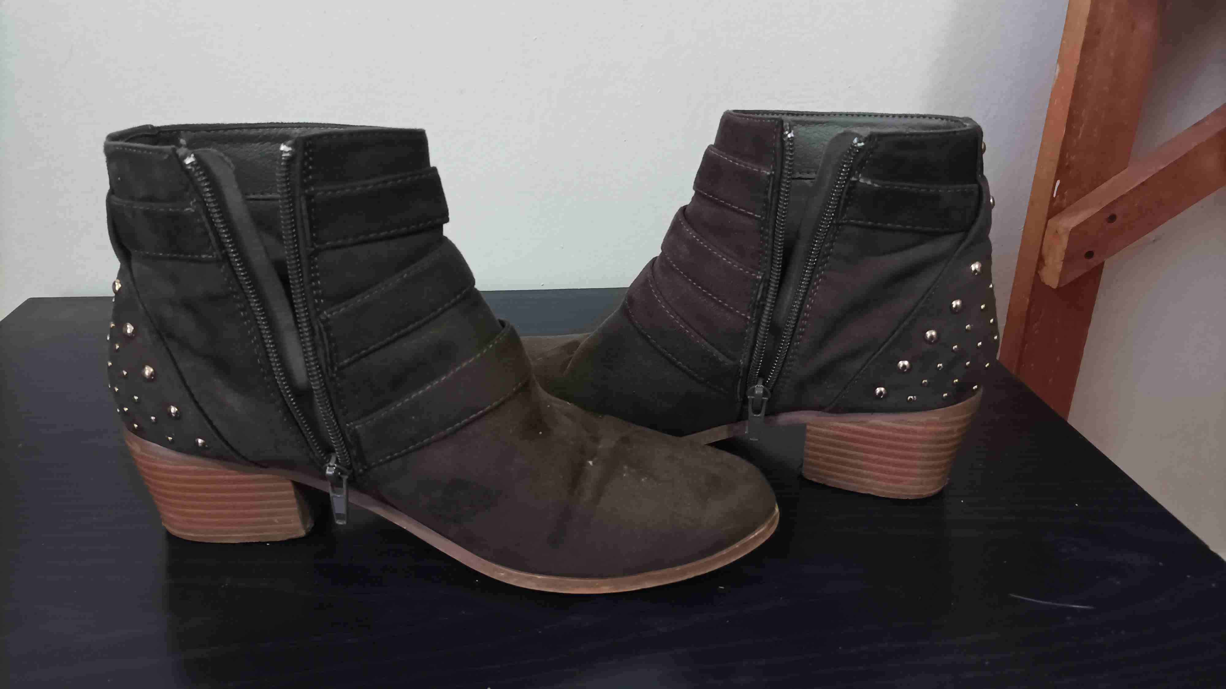 Botines verde musgo con hebillas y cierre - miniatura 3