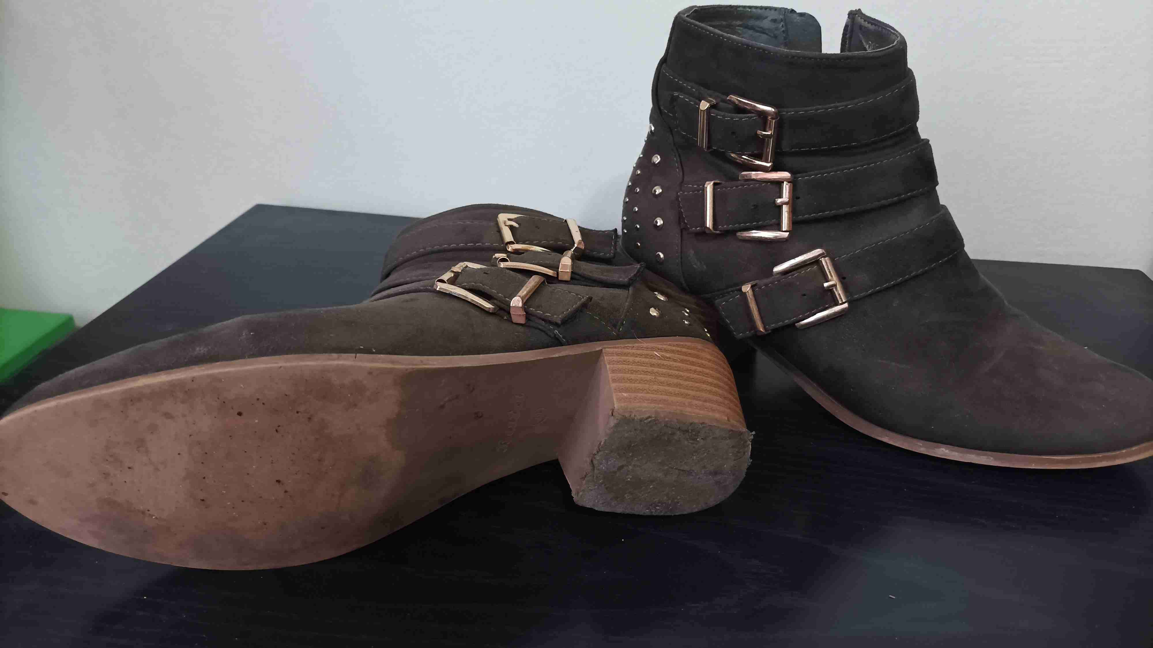 Botines verde musgo con hebillas y cierre - miniatura 4