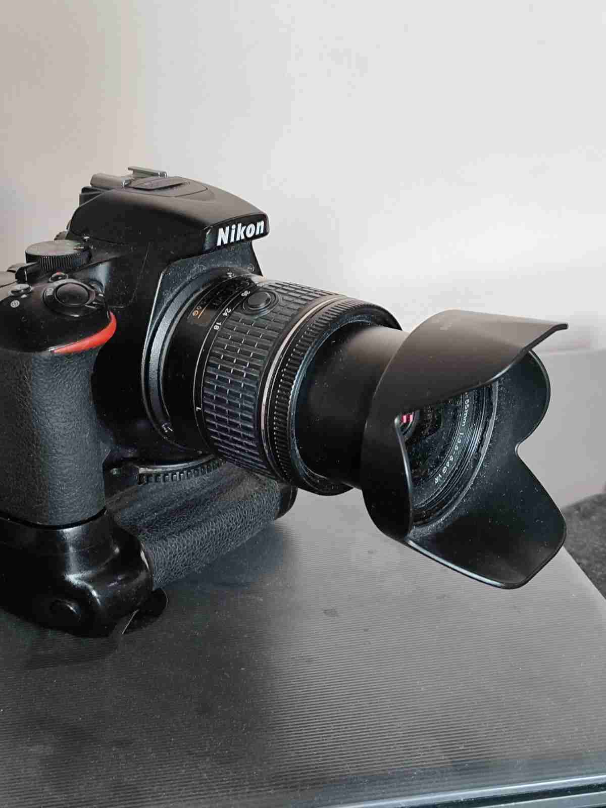 Cámara Nikon 5600 - miniatura 1